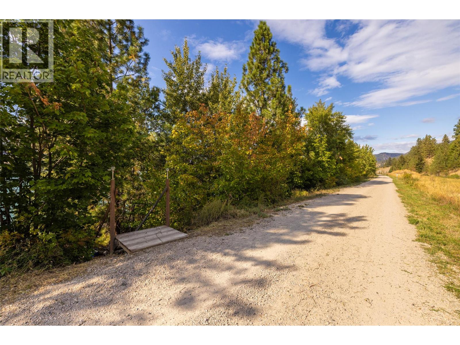 14876 Oyama Road, Oyama