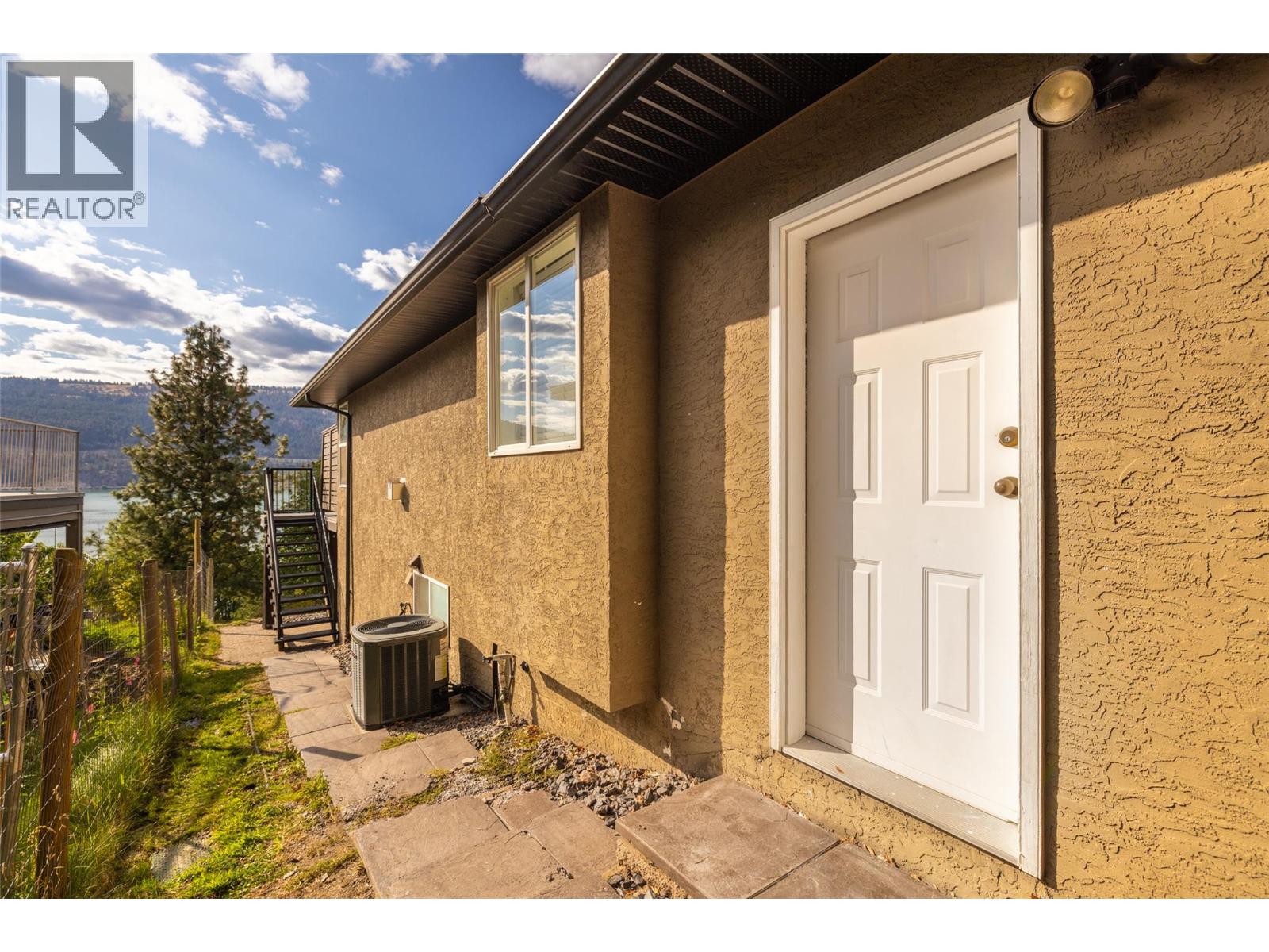 14876 Oyama Road, Oyama