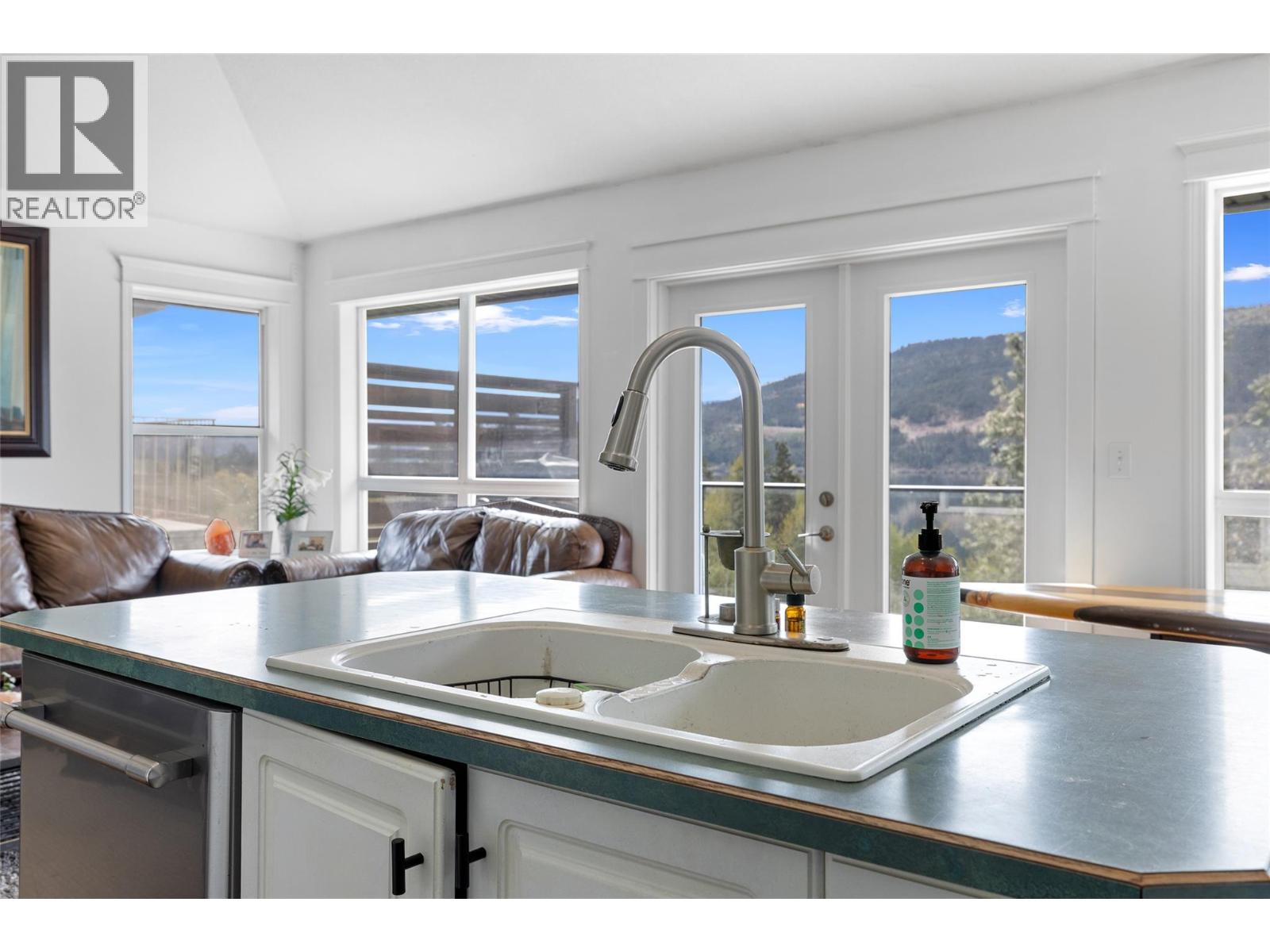 14876 Oyama Road, Oyama