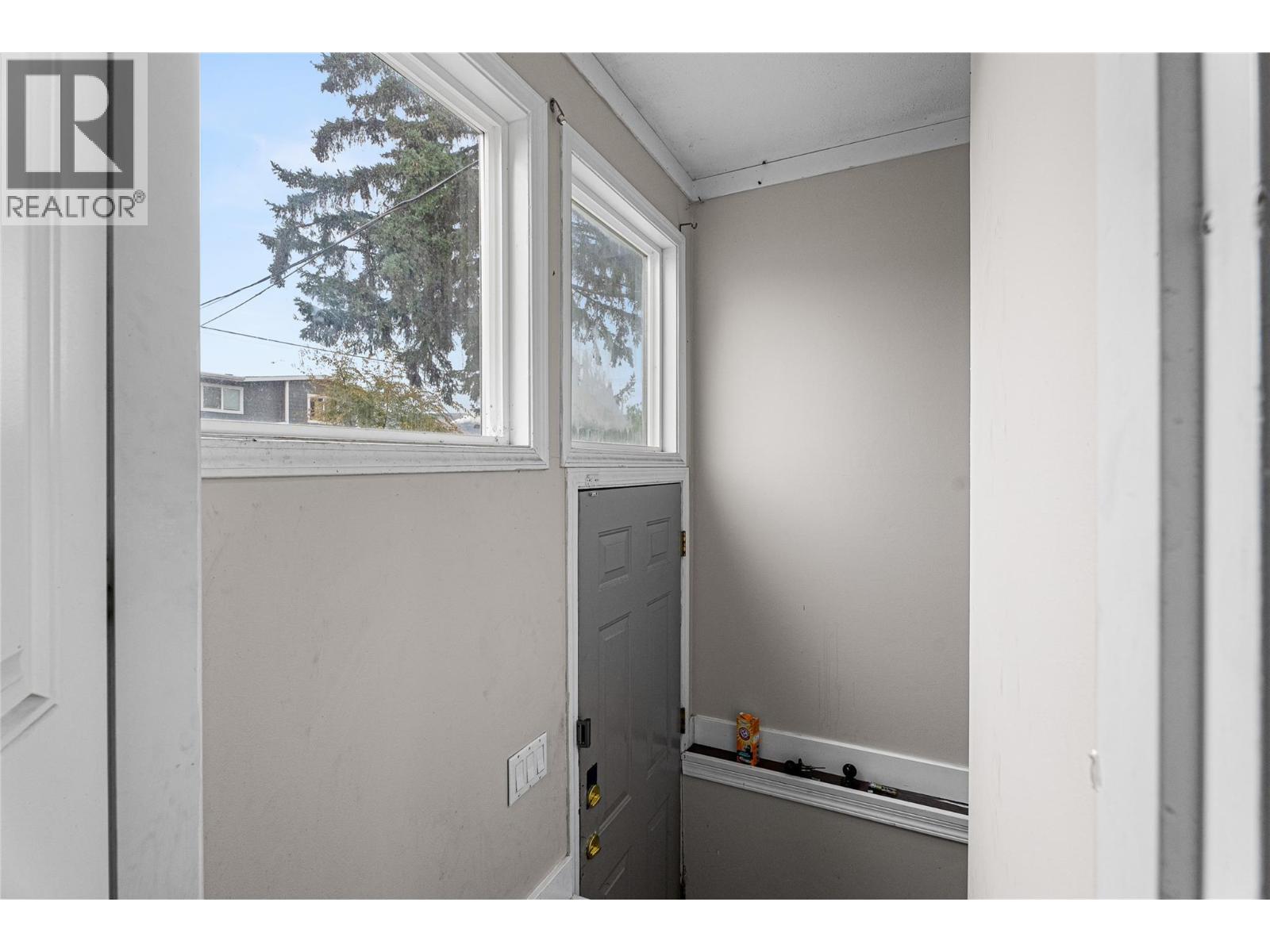 1153 Lethbridge Avenue, Kamloops