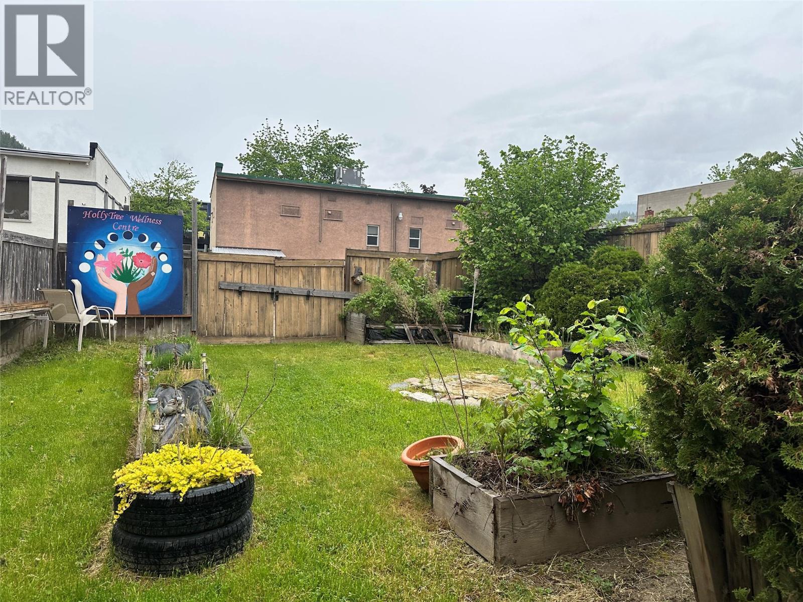  214 11th Avenue, Castlegar