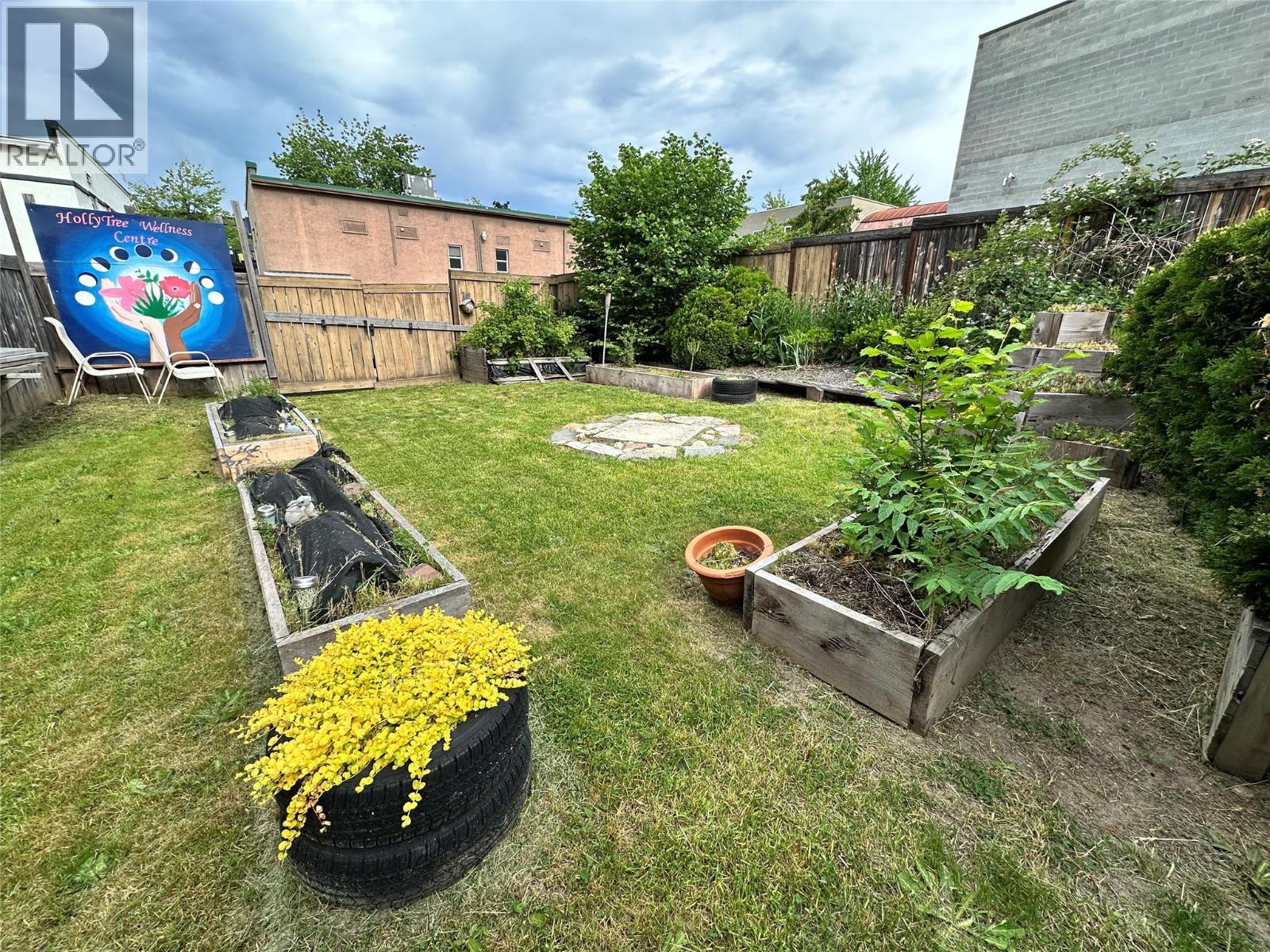  214 11th Avenue, Castlegar