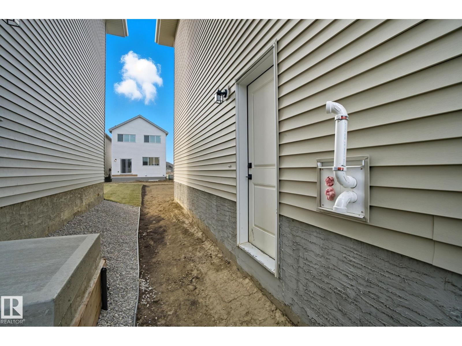 2536 210 ST NW, Edmonton