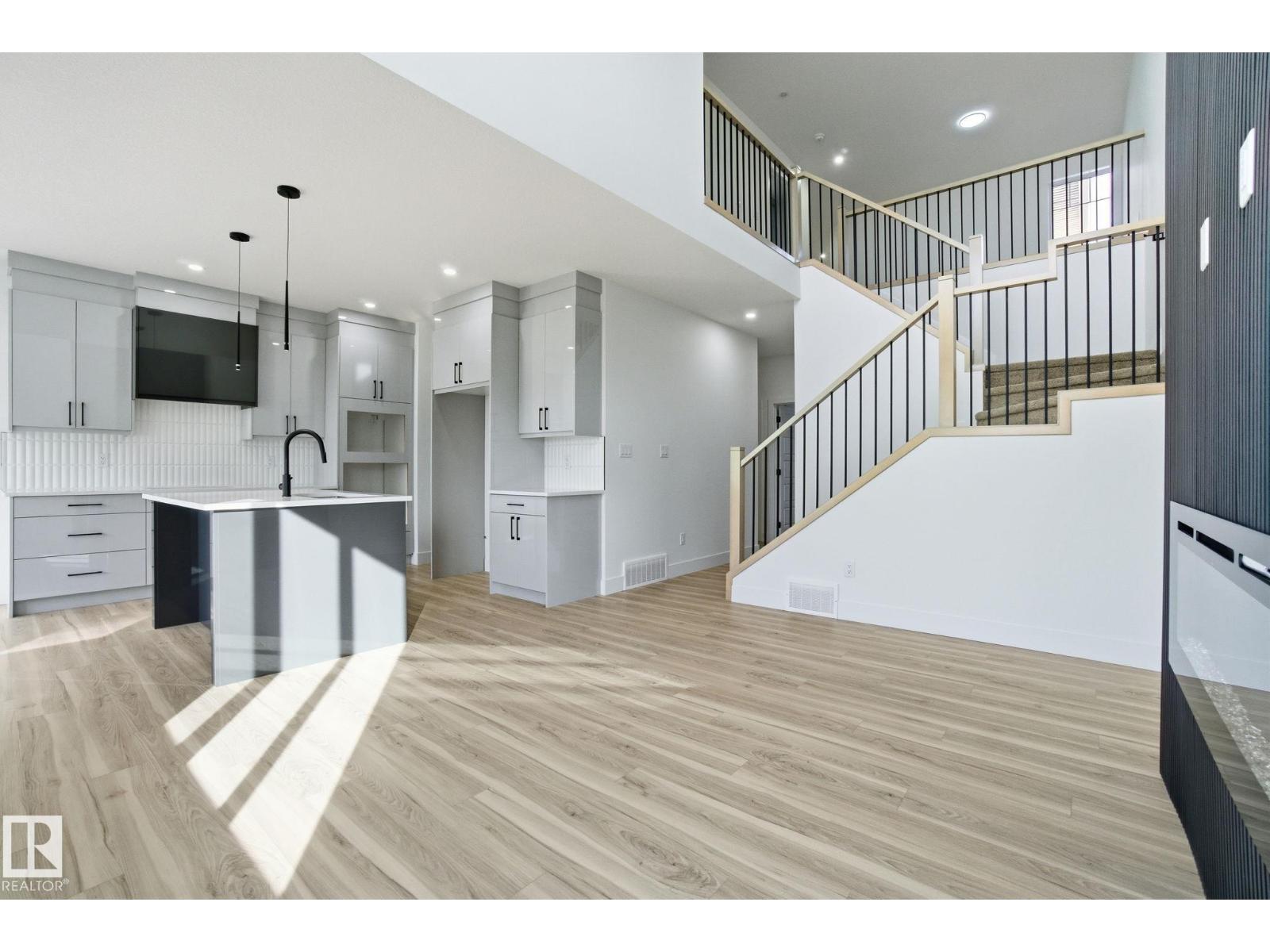 2408 208 ST NW, Edmonton