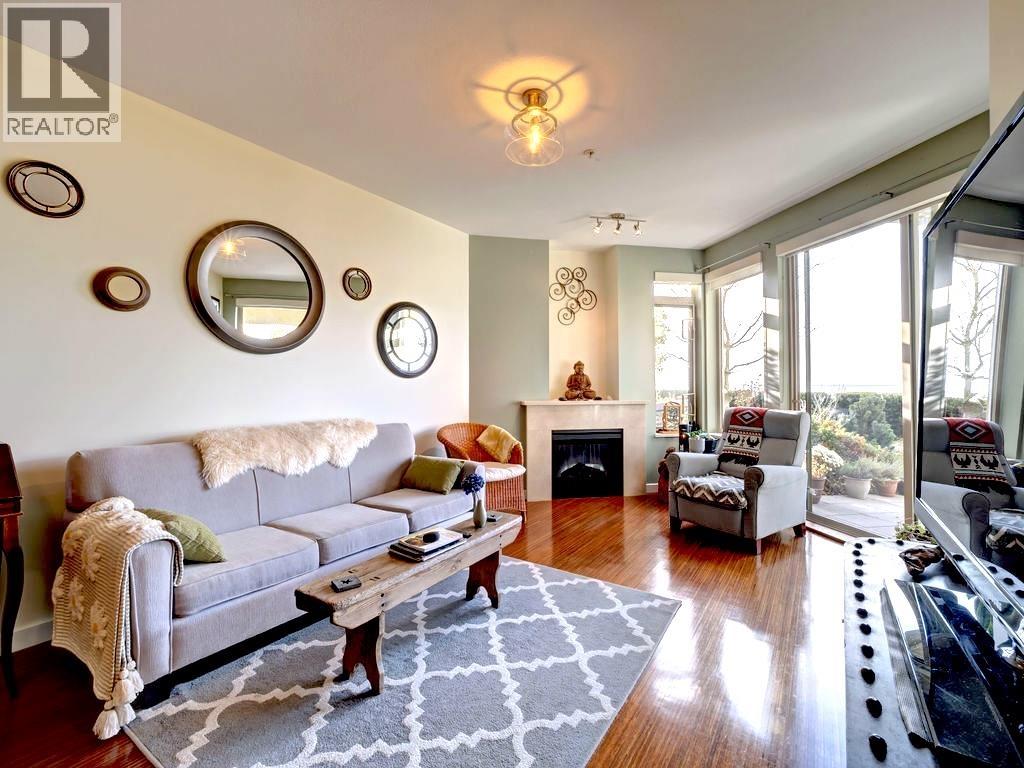 105 5160 DAVIS BAY ROAD, Sechelt