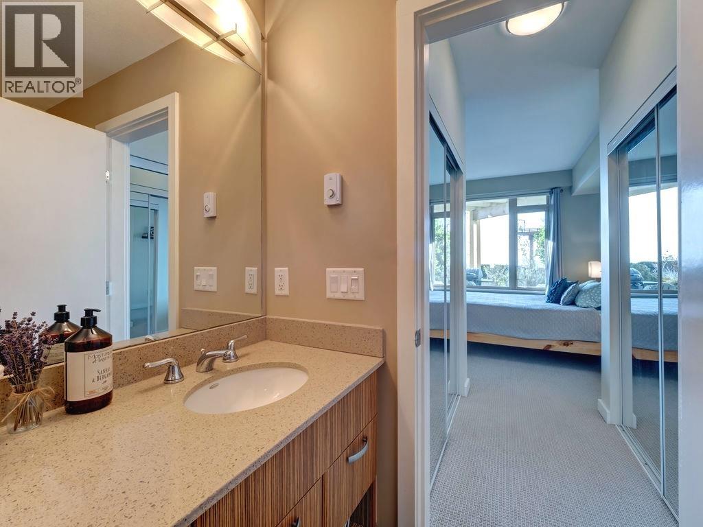 105 5160 DAVIS BAY ROAD, Sechelt