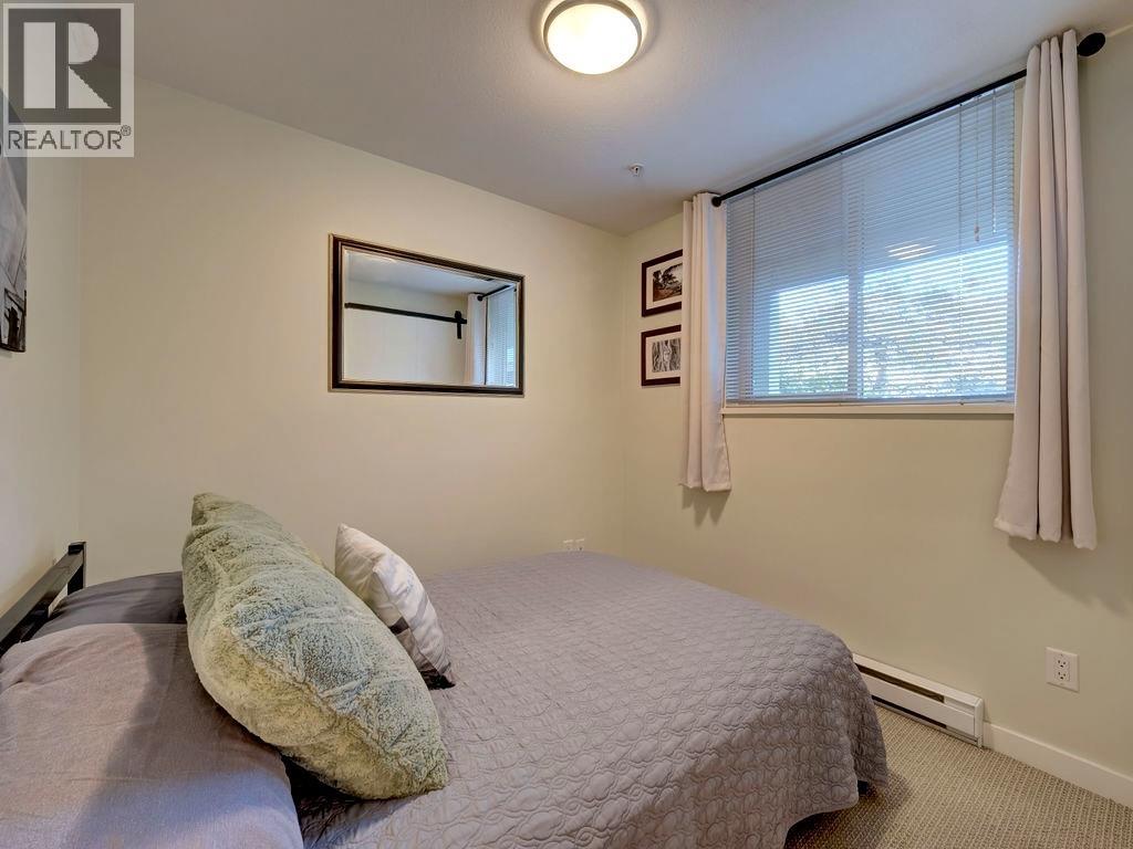 105 5160 DAVIS BAY ROAD, Sechelt