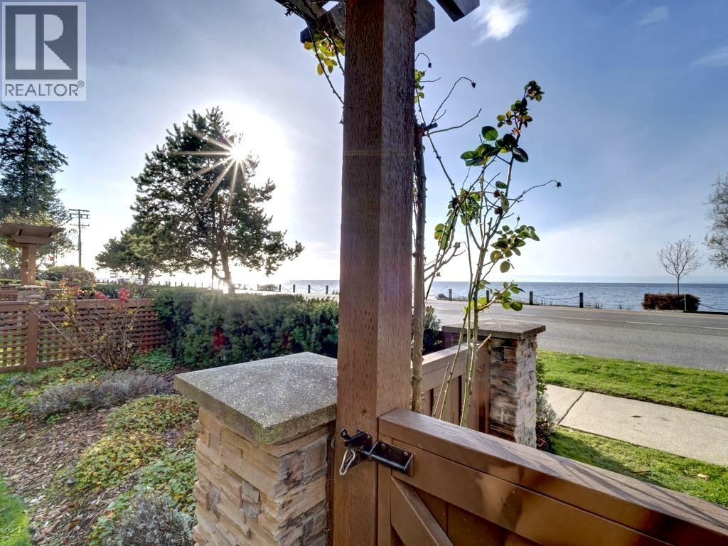 105 5160 DAVIS BAY ROAD, Sechelt