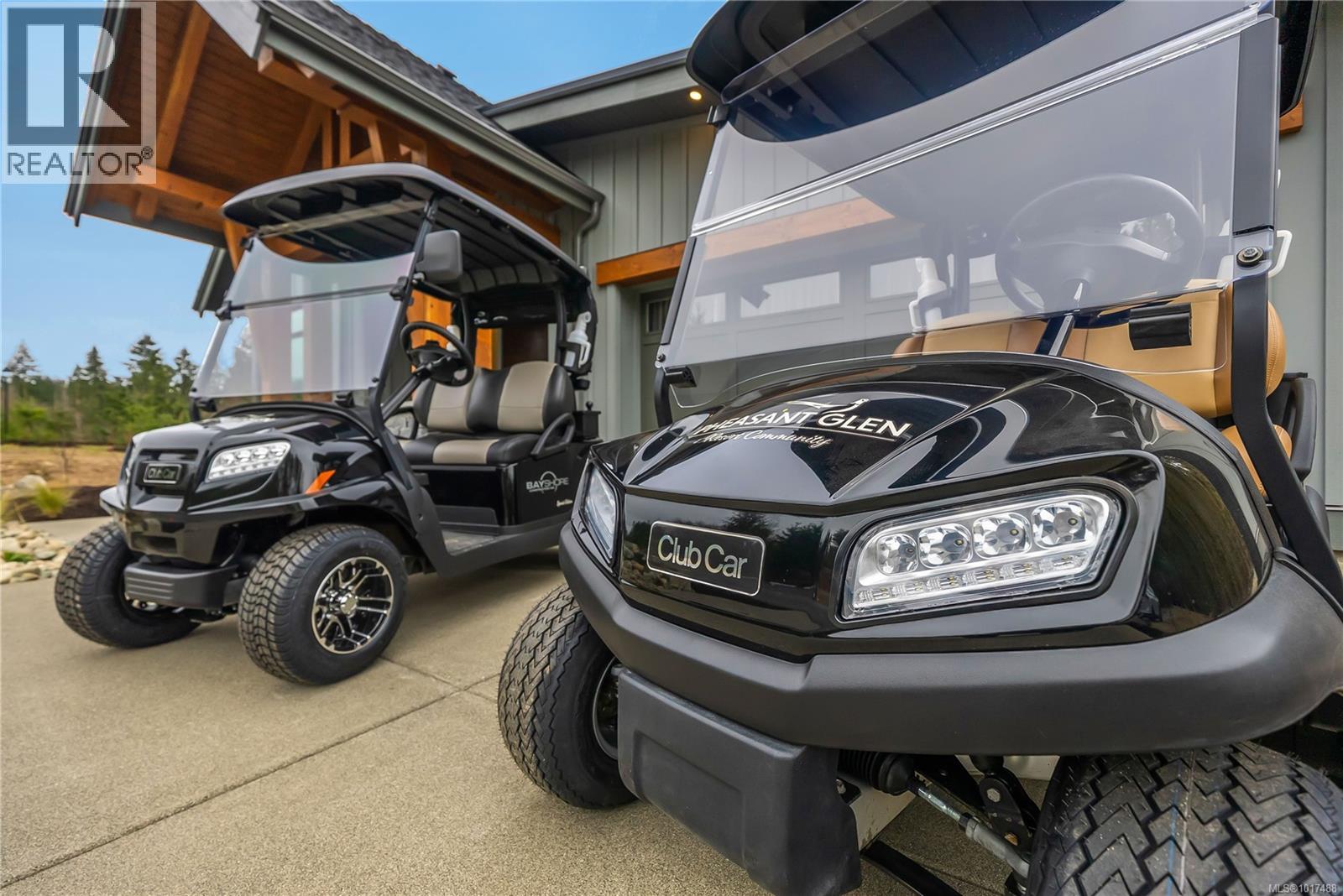 530 Hole-in-One Dr, Qualicum Beach