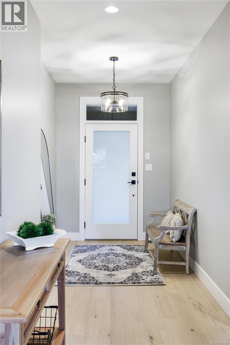 530 Hole-in-One Dr, Qualicum Beach