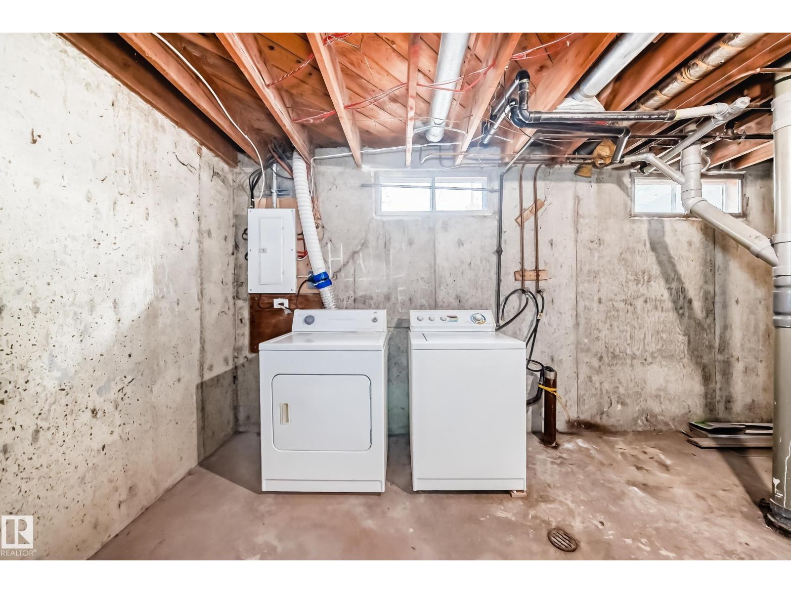 11811 44 ST NW, Edmonton