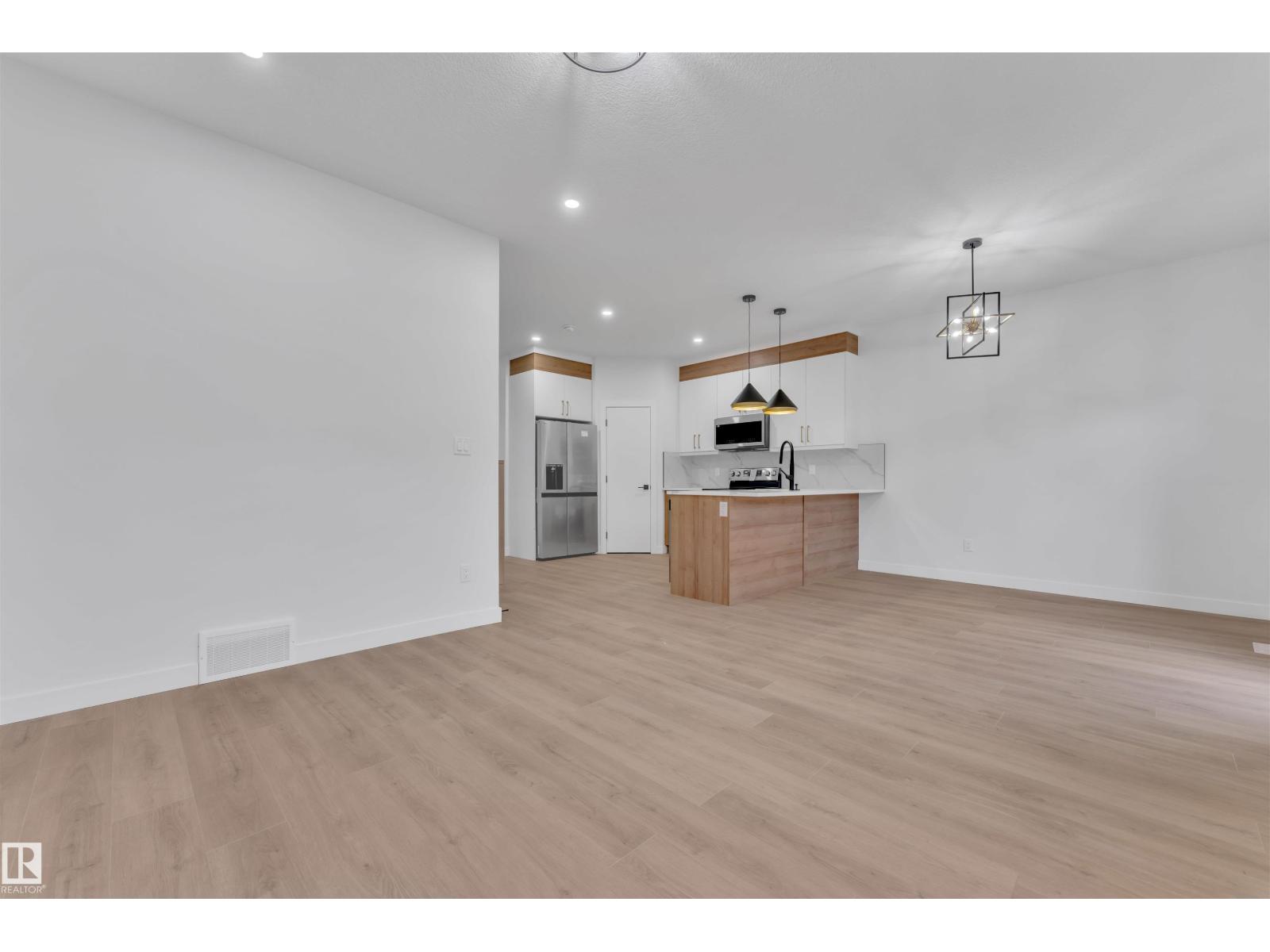 15423 20 ST NW, Edmonton