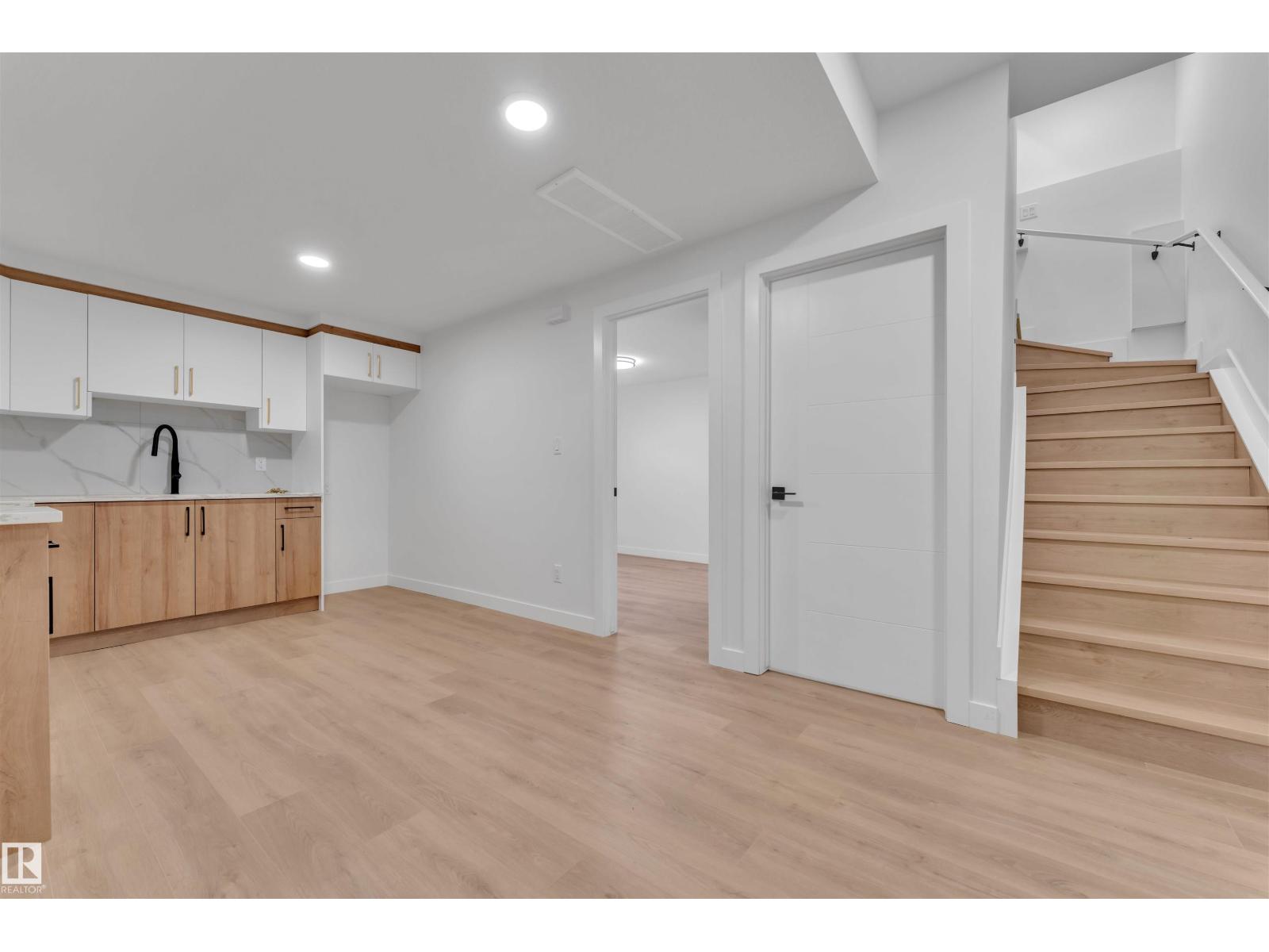 15423 20 ST NW, Edmonton