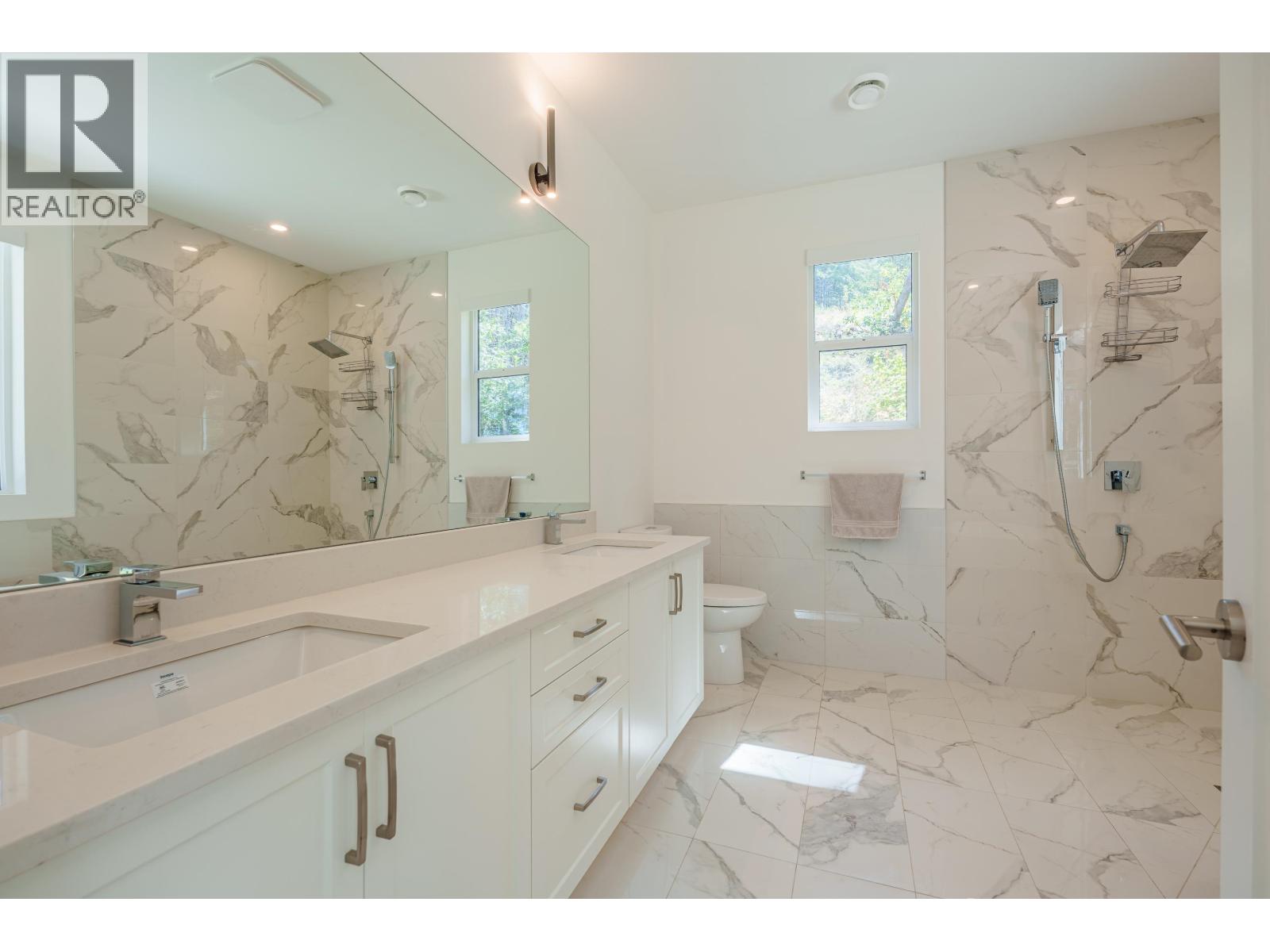 11120 SUNSHINE COAST HIGHWAY, Pender Harbour