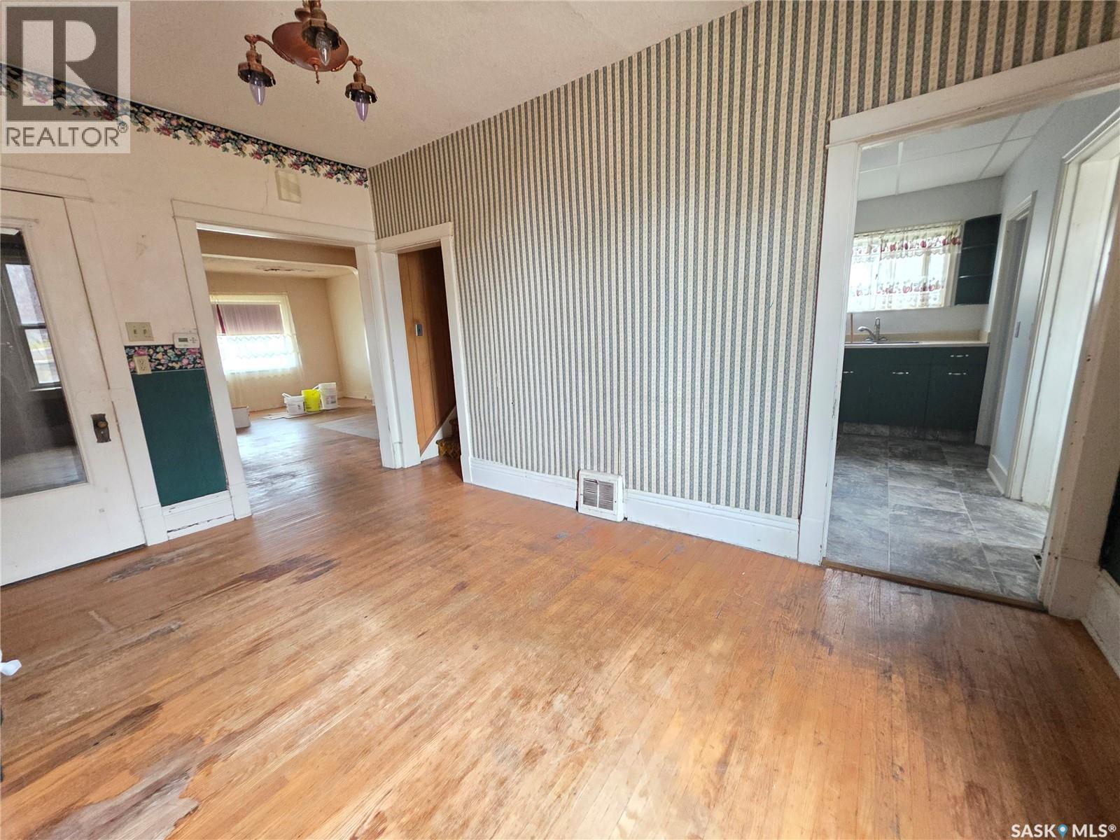 Single Family House for Sale in  nd AVENUE NE Swift Current 