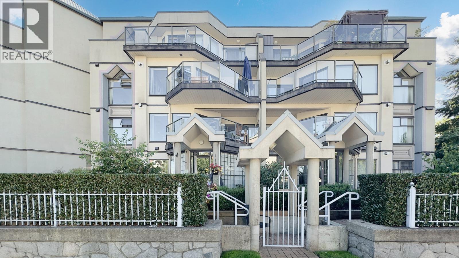 302 2968 BURLINGTON DRIVE, Coquitlam