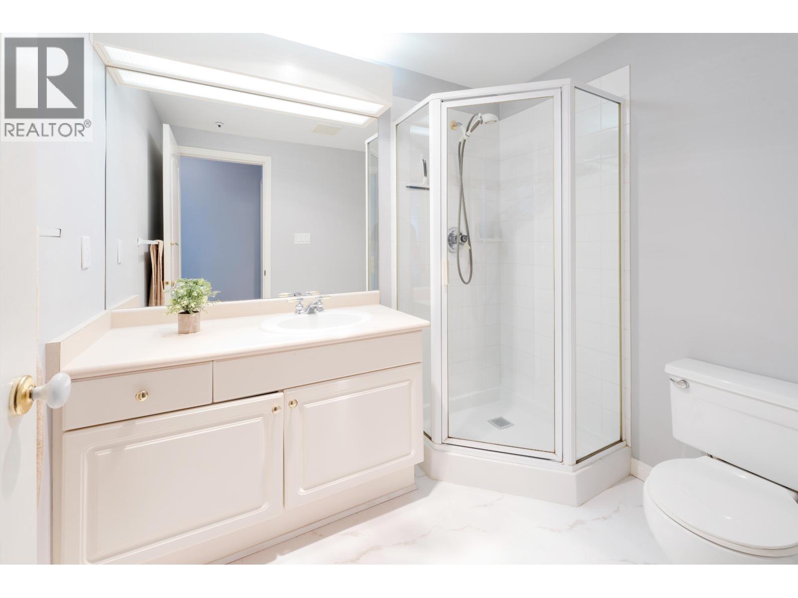 302 2968 BURLINGTON DRIVE, Coquitlam