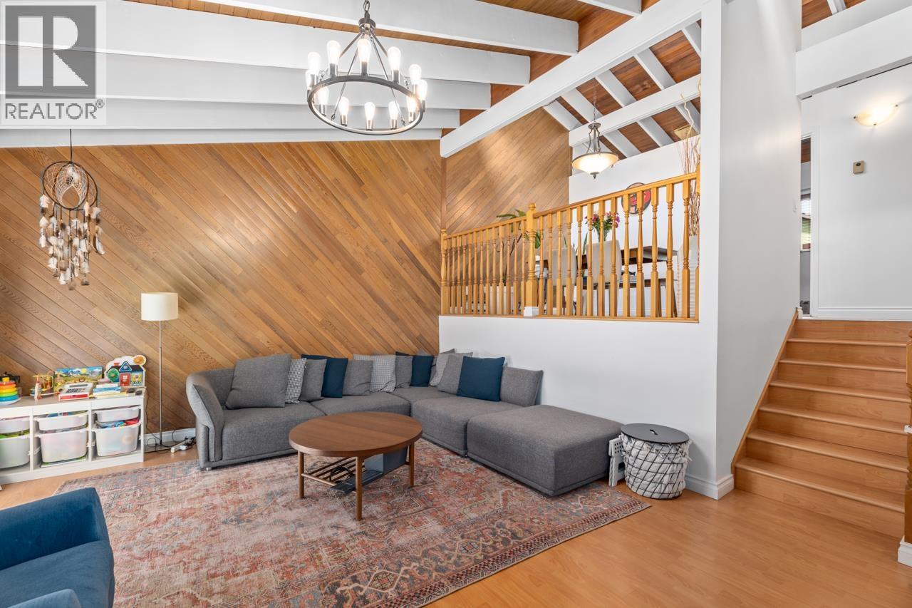 2686 KINGSFORD AVENUE, Burnaby