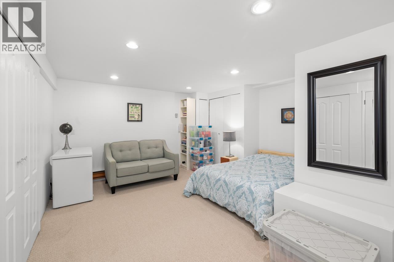 2686 KINGSFORD AVENUE, Burnaby