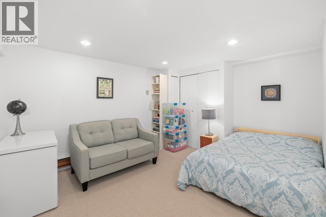 2686 KINGSFORD AVENUE, Burnaby