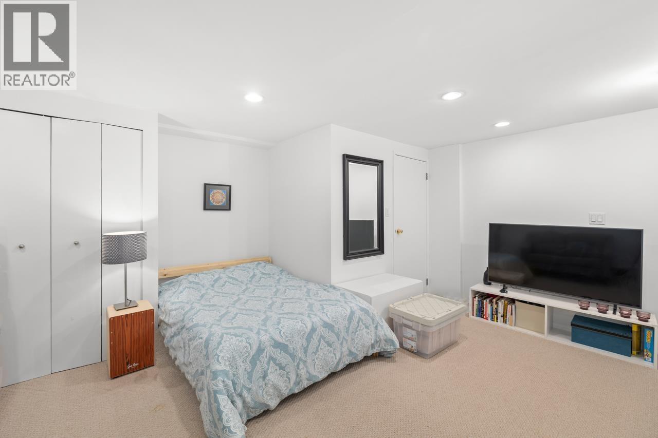 2686 KINGSFORD AVENUE, Burnaby