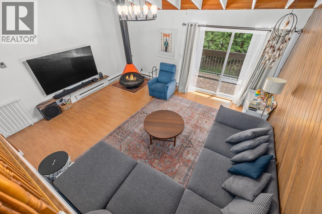 2686 KINGSFORD AVENUE, Burnaby