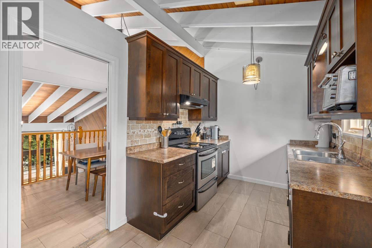 2686 KINGSFORD AVENUE, Burnaby