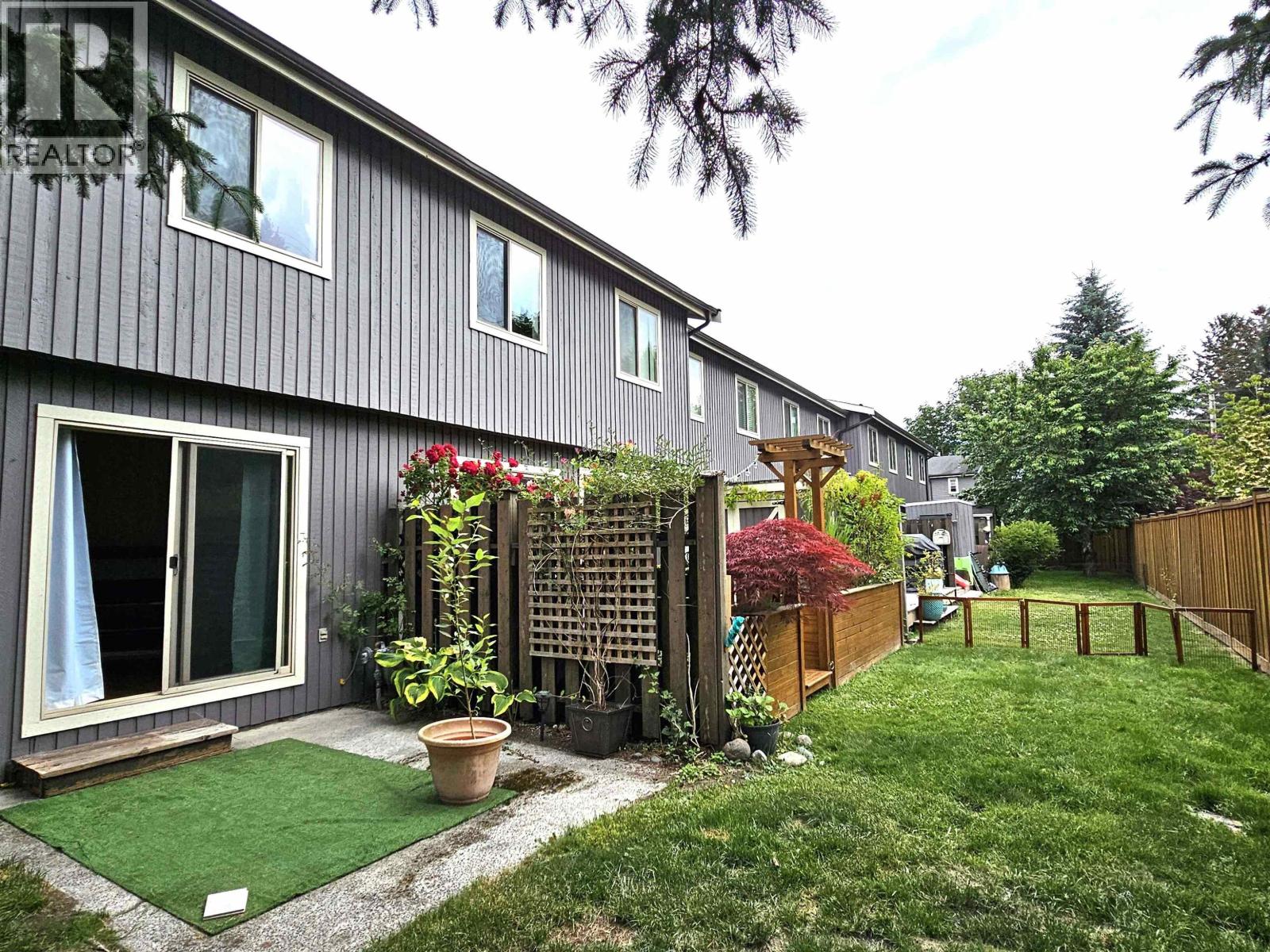 33 41450 GOVERNMENT ROAD, Squamish