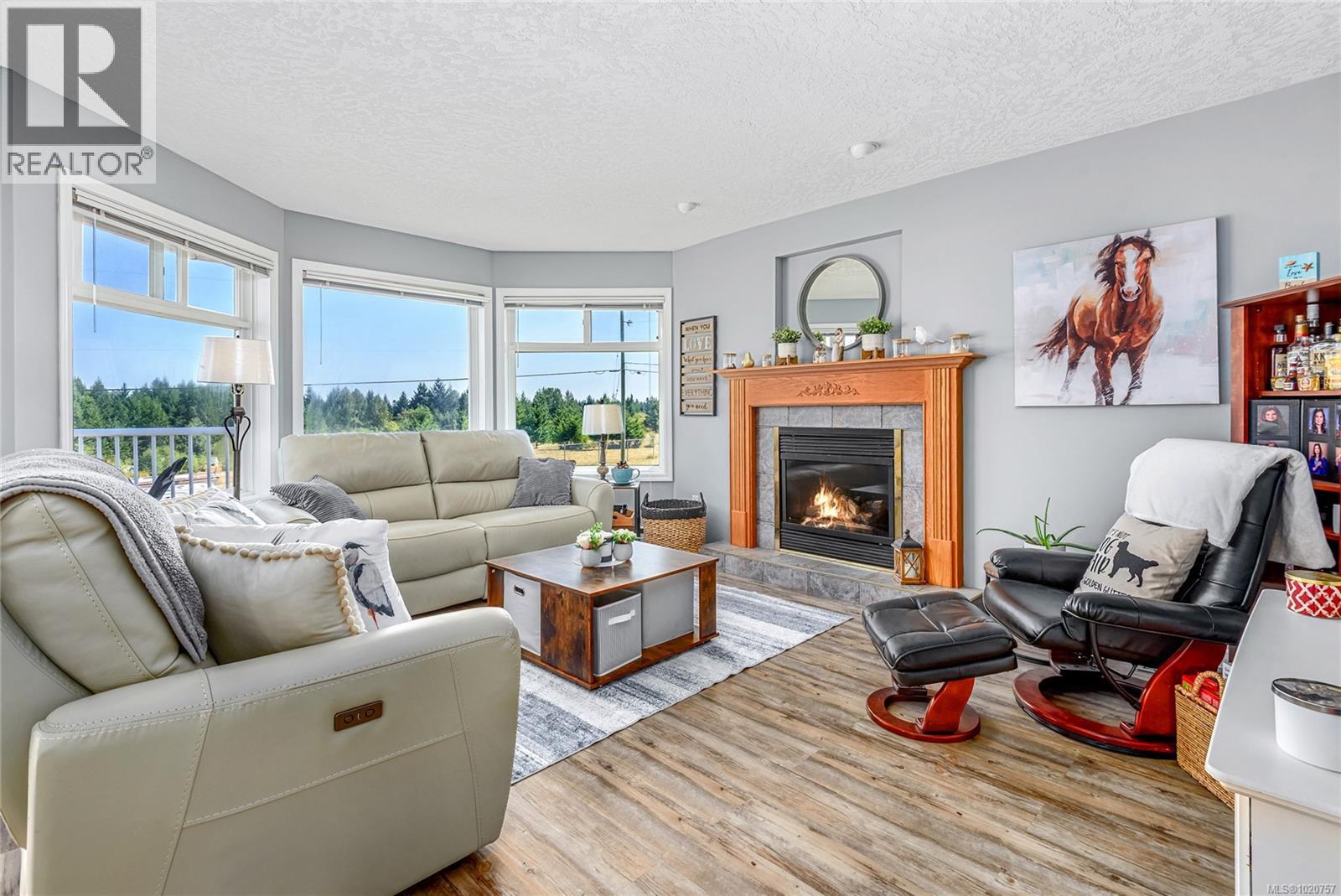 2207 June Rd - Photo 3 of 49, Courtenay, British Columbia