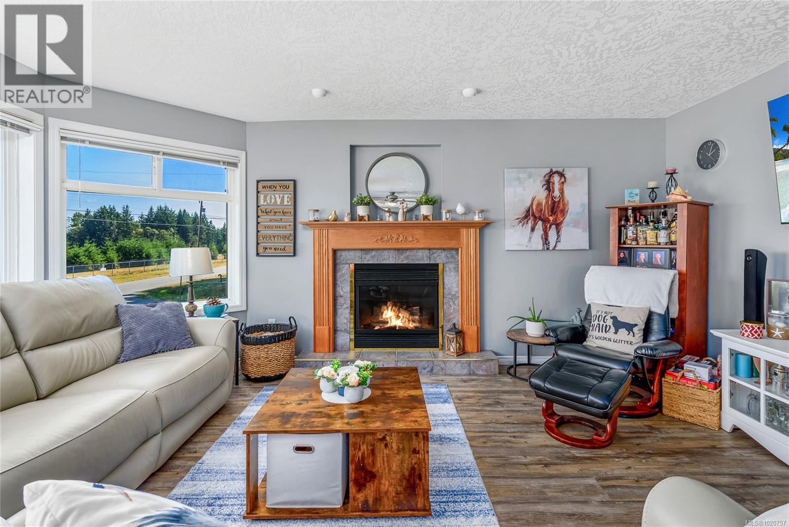 2207 June Rd - Photo 4 of 49, Courtenay, British Columbia