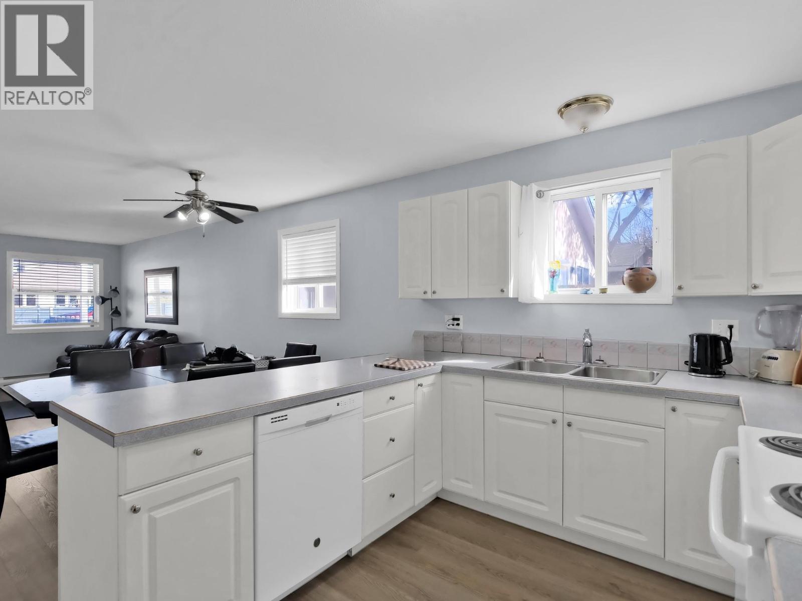 654 Wade Avenue W Unit# 101 & 201, Penticton