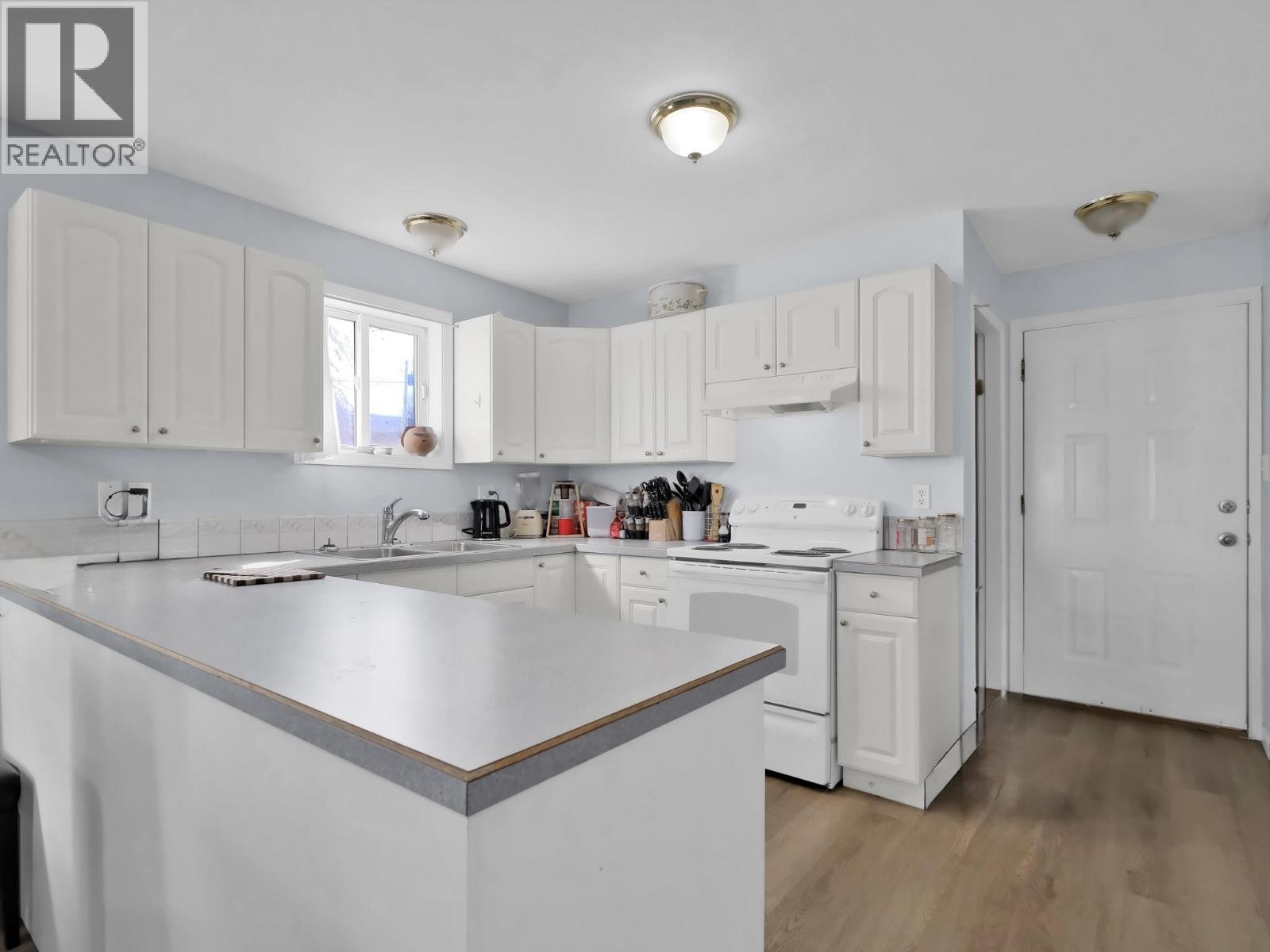 654 Wade Avenue W Unit# 101 & 201, Penticton