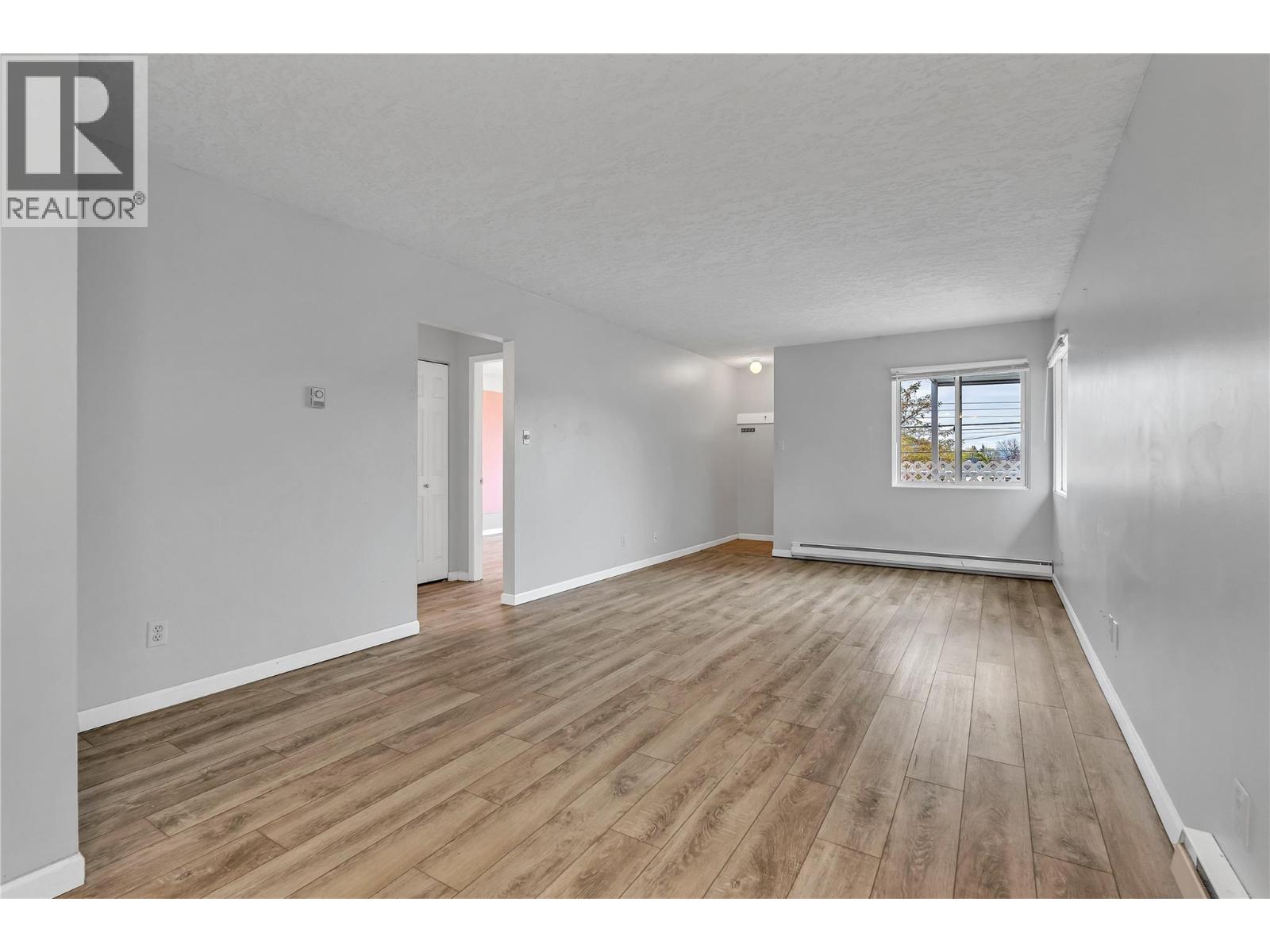 654 Wade Avenue W Unit# 101 & 201, Penticton