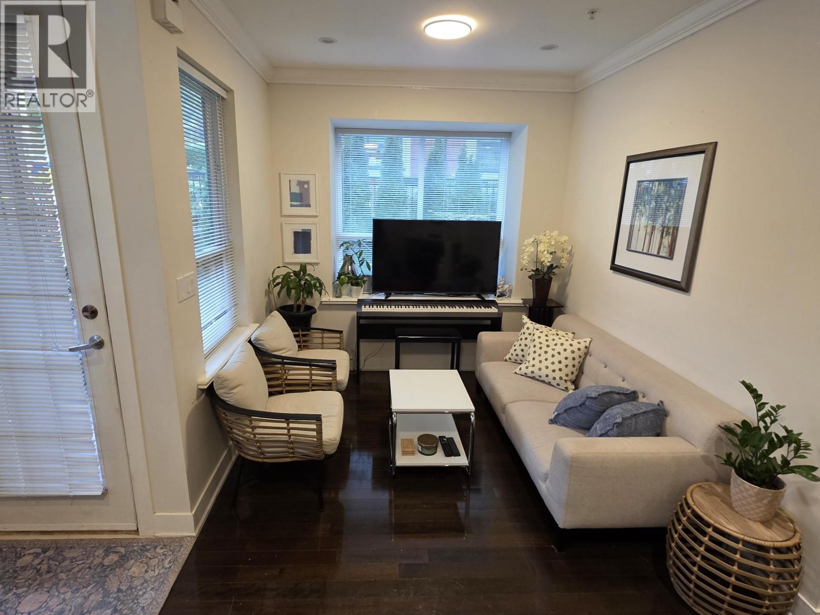 665 W 15TH STREET, North Vancouver