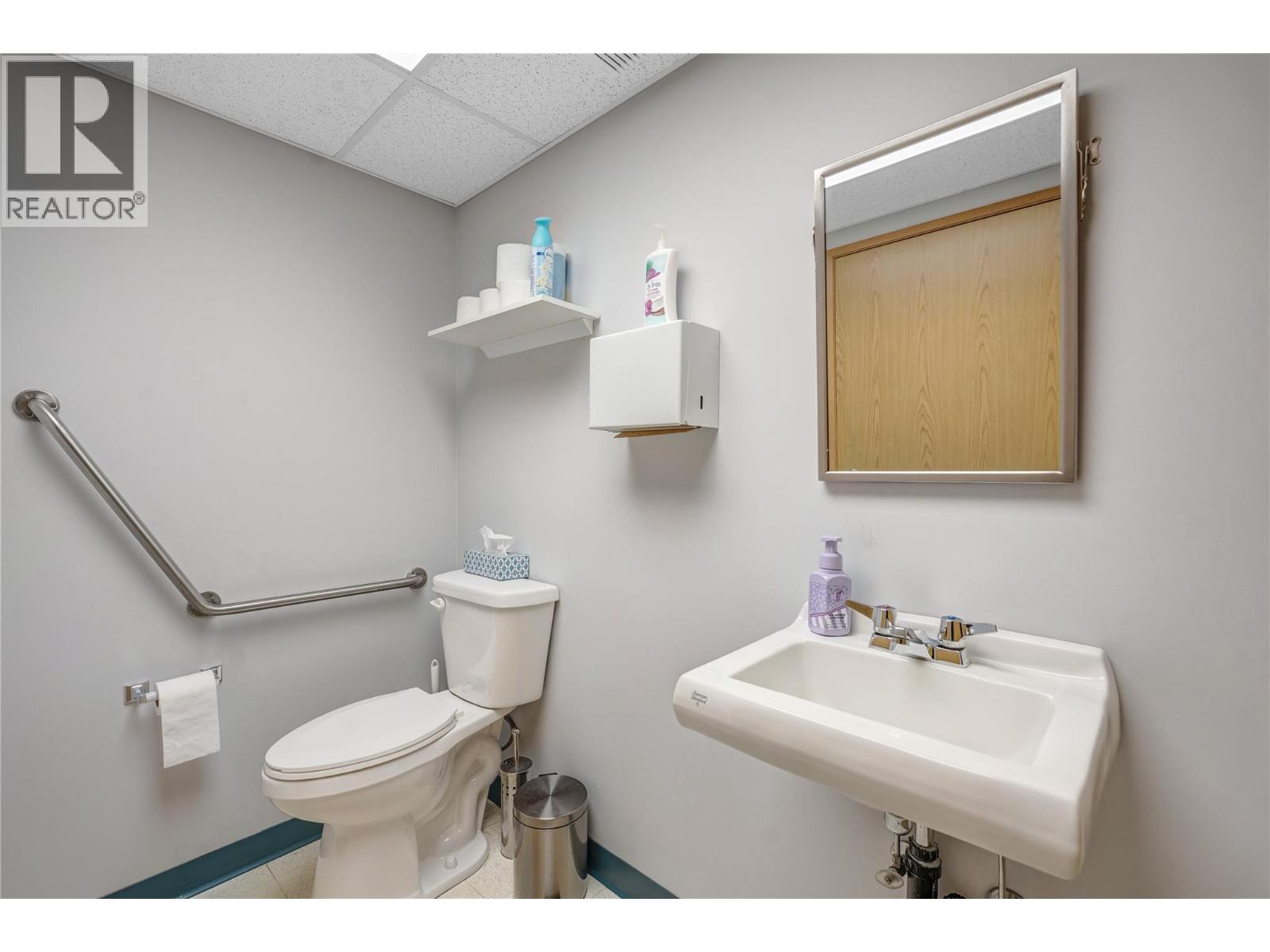  596 Martin Street, Penticton