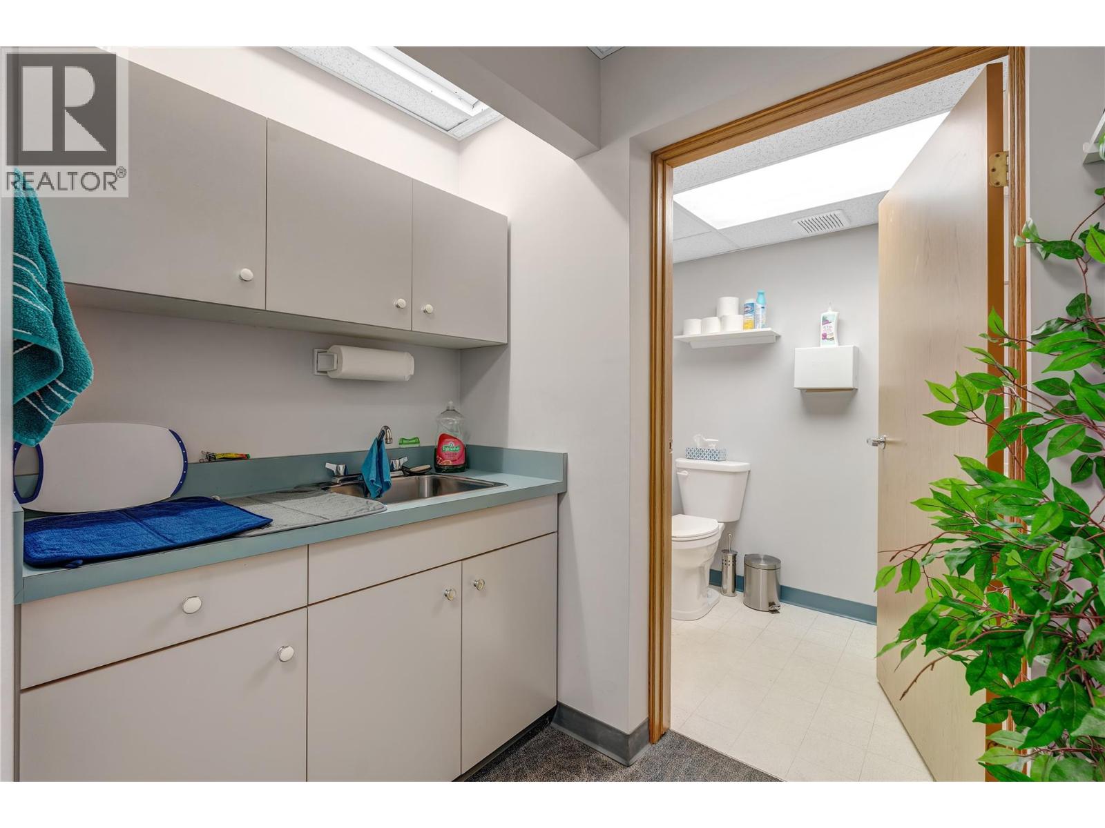  596 Martin Street, Penticton