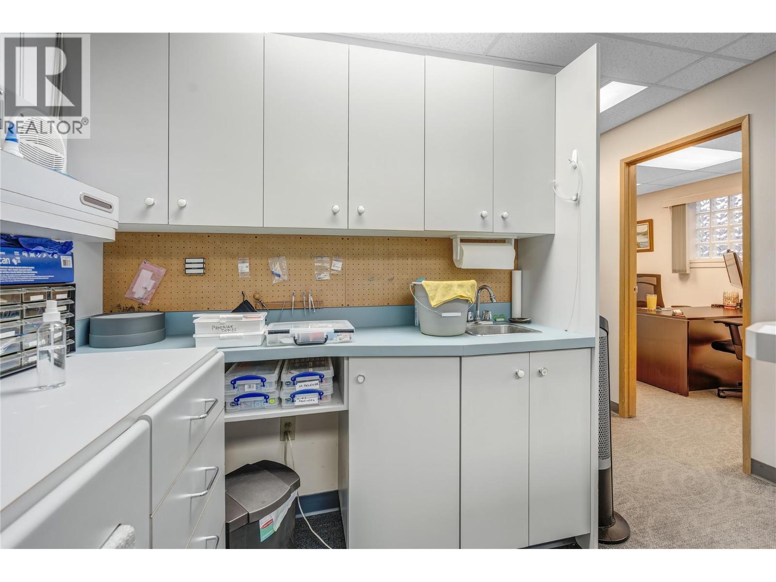  596 Martin Street, Penticton