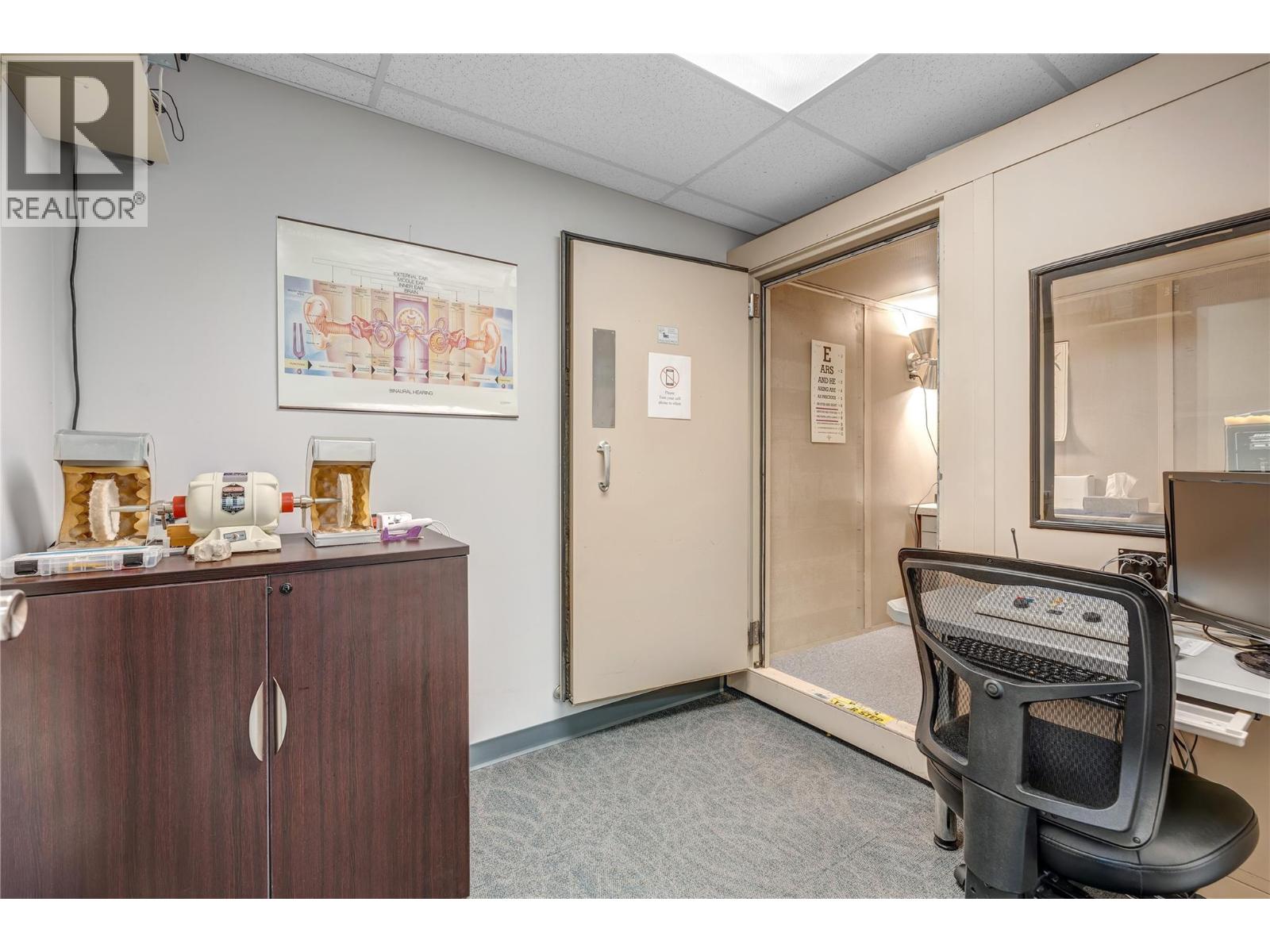  596 Martin Street, Penticton