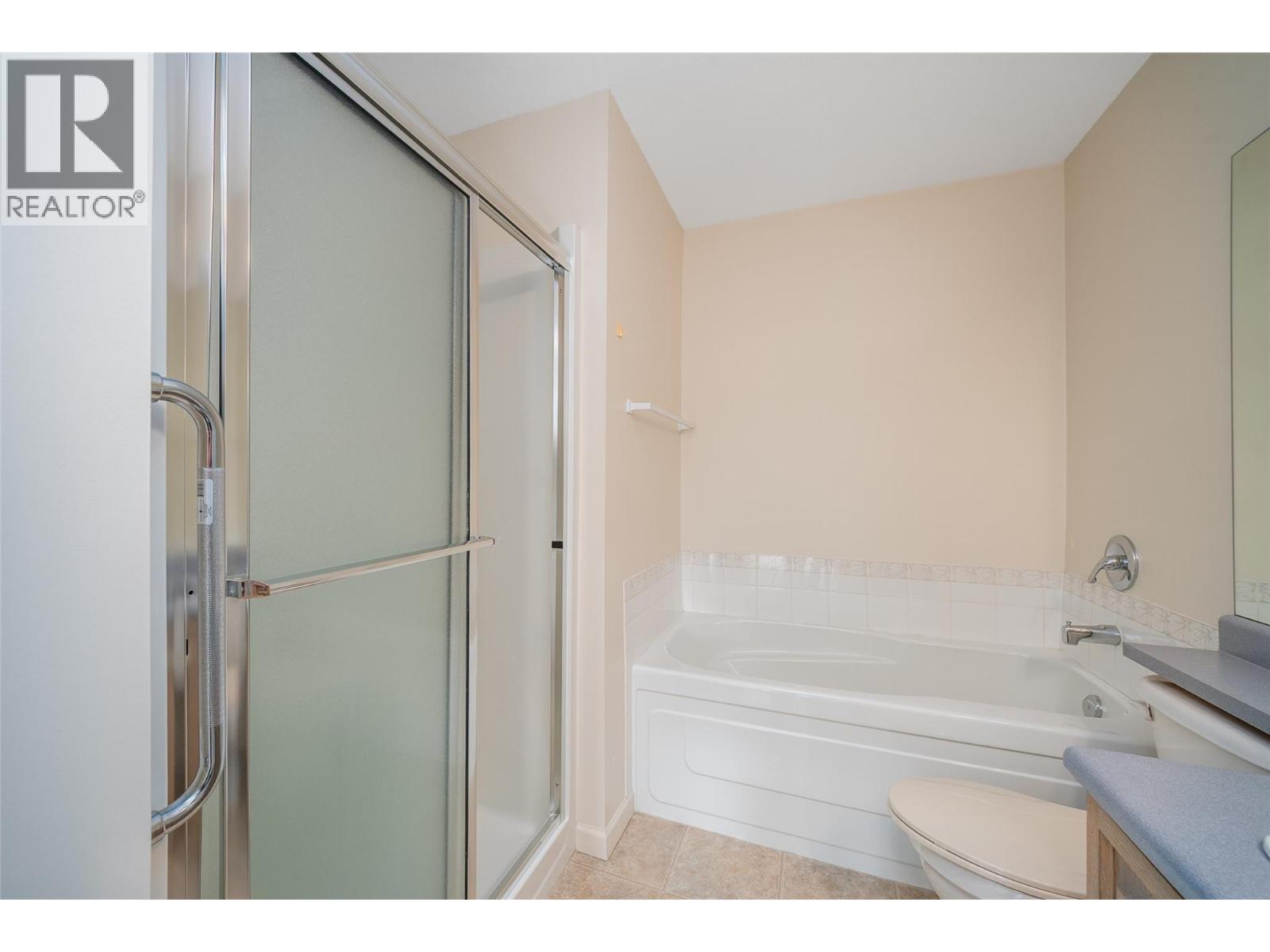 301 980 Glenwood Avenue, Kelowna