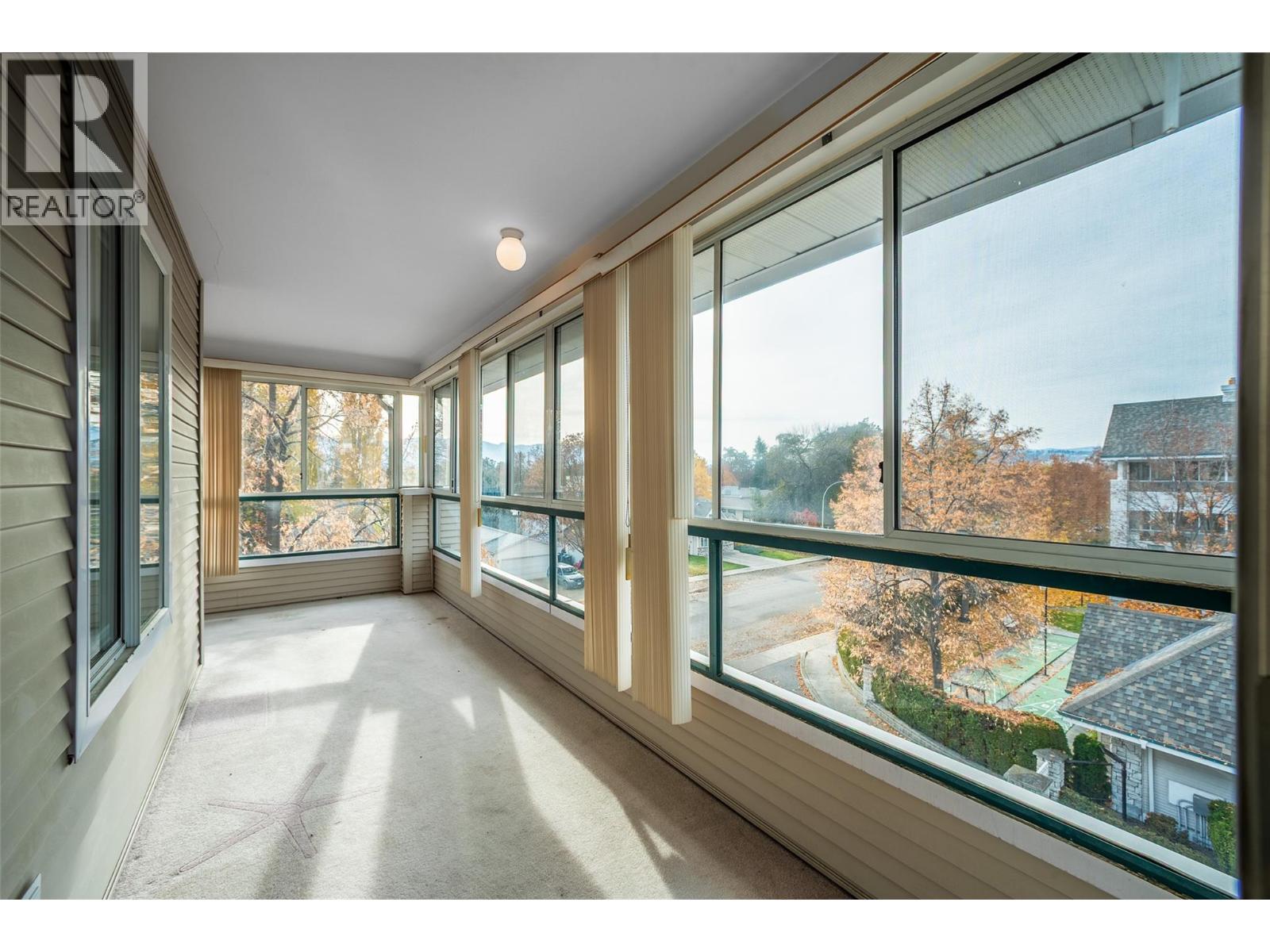 301 980 Glenwood Avenue, Kelowna