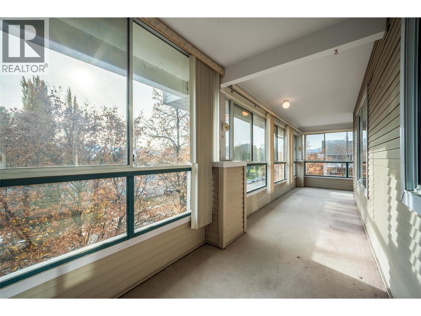 301 980 Glenwood Avenue, Kelowna