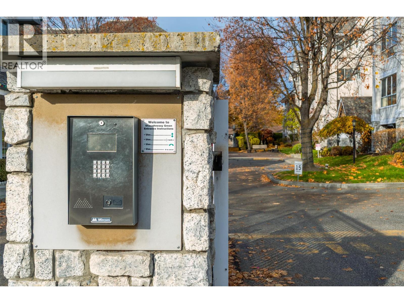 301 980 Glenwood Avenue, Kelowna