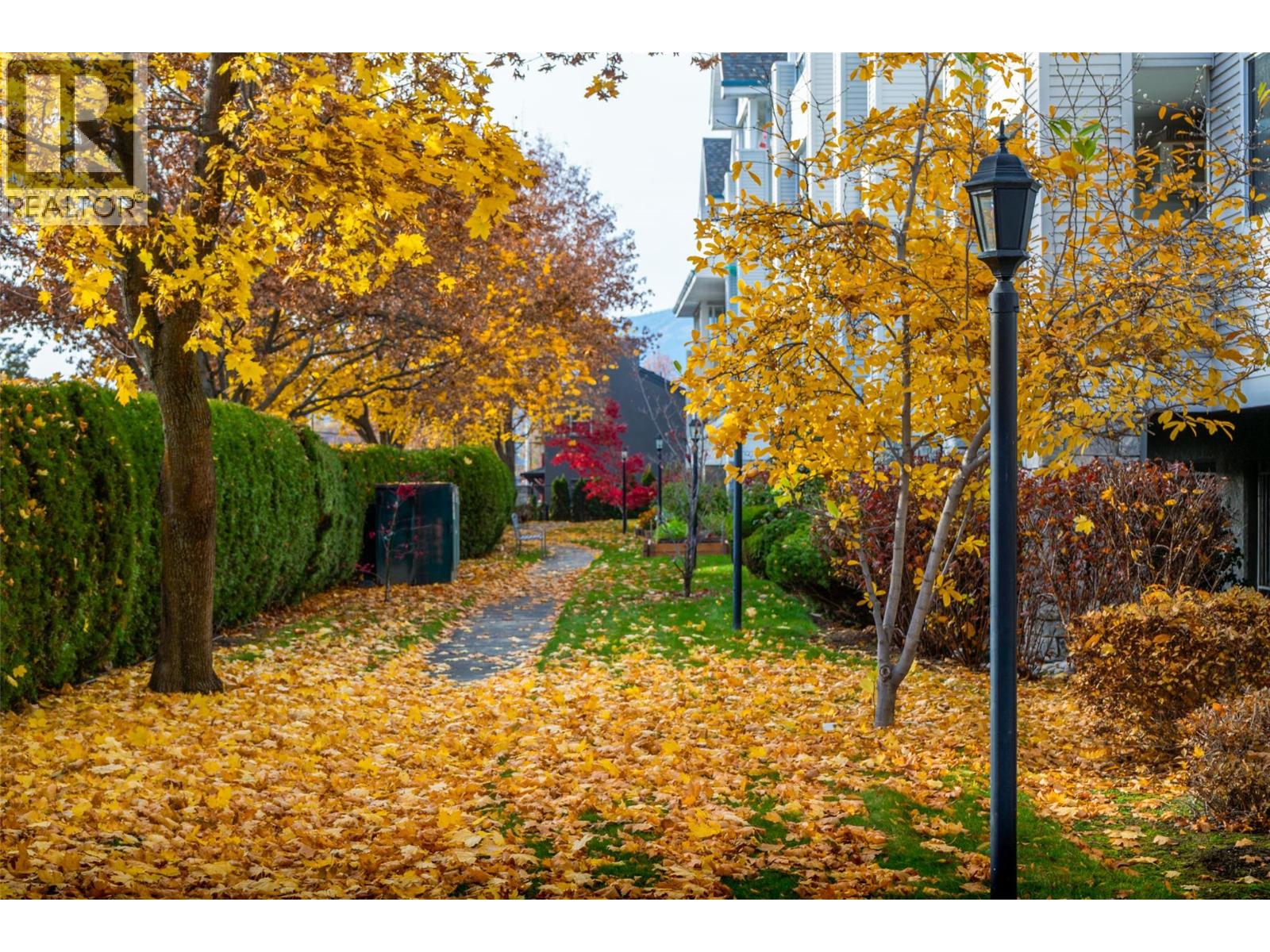 301 980 Glenwood Avenue, Kelowna