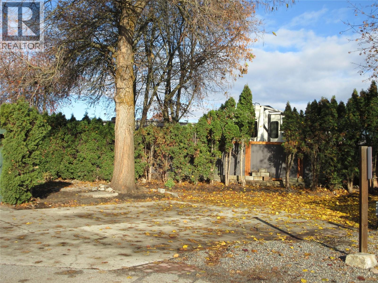 75 415 Commonwealth Road, Kelowna