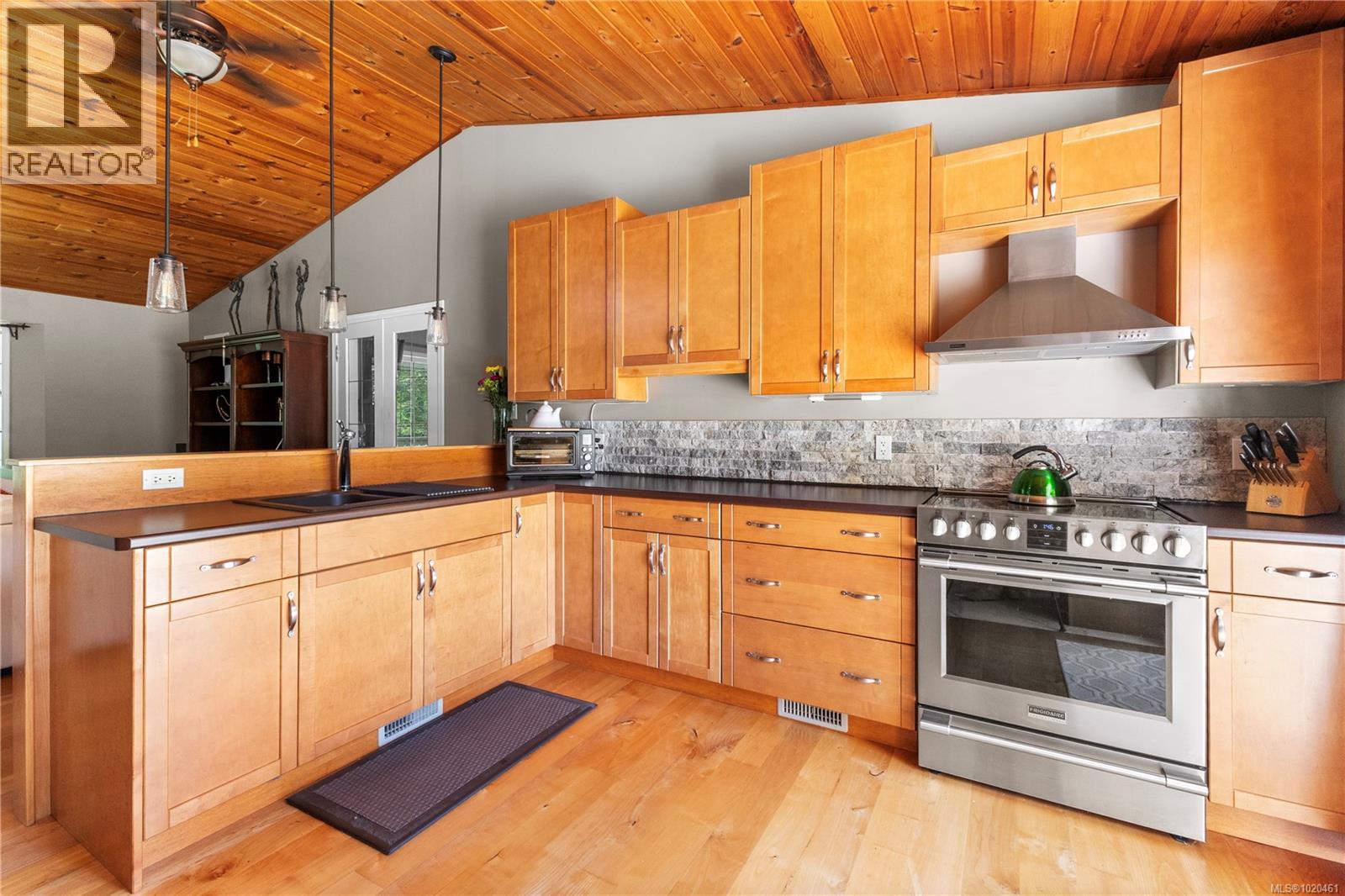 777 Salsbury Rd, Courtenay