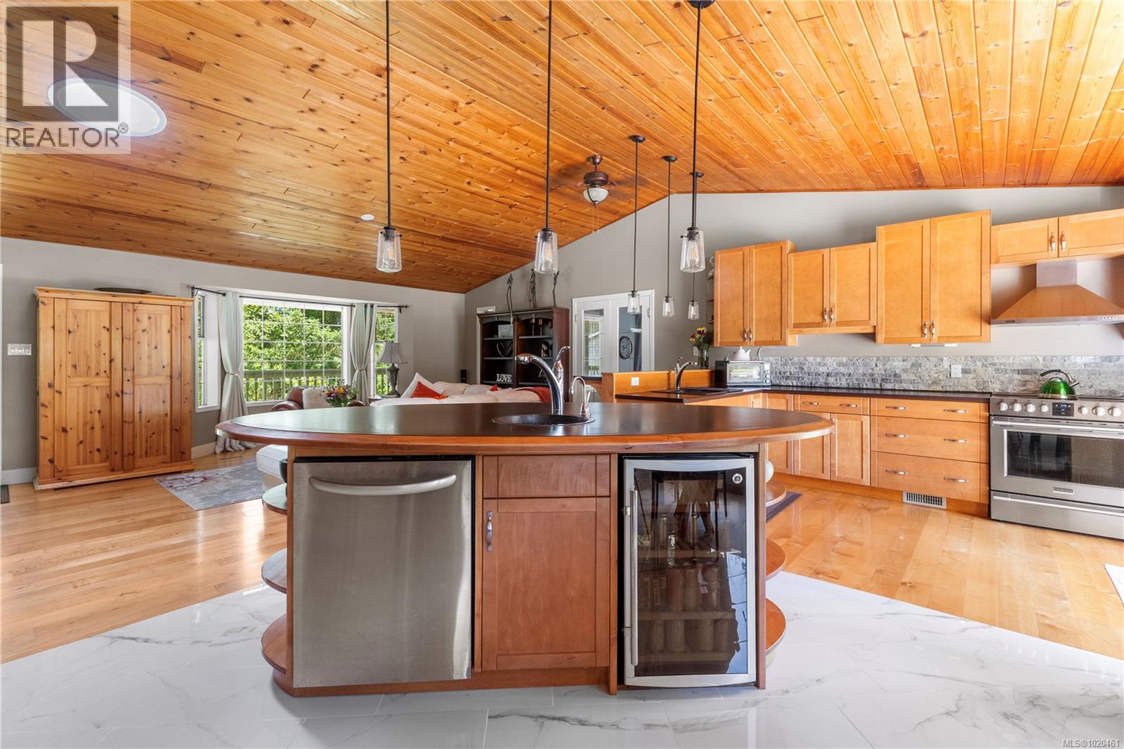 777 Salsbury Rd, Courtenay