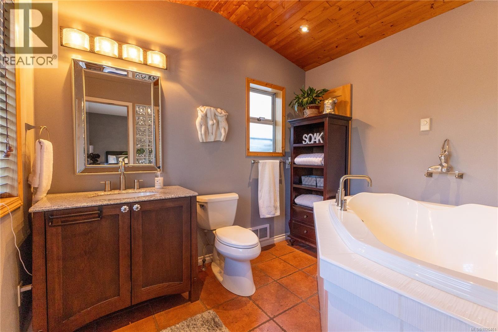 777 Salsbury Rd, Courtenay