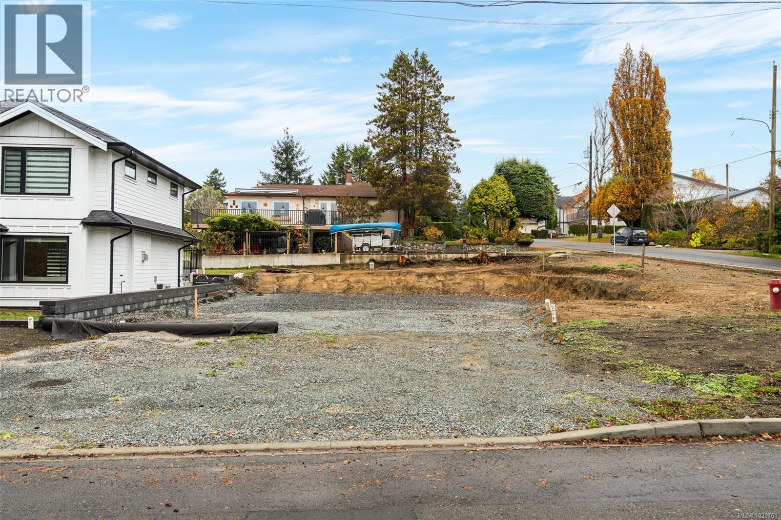  768 Lindsay Street, Saanich