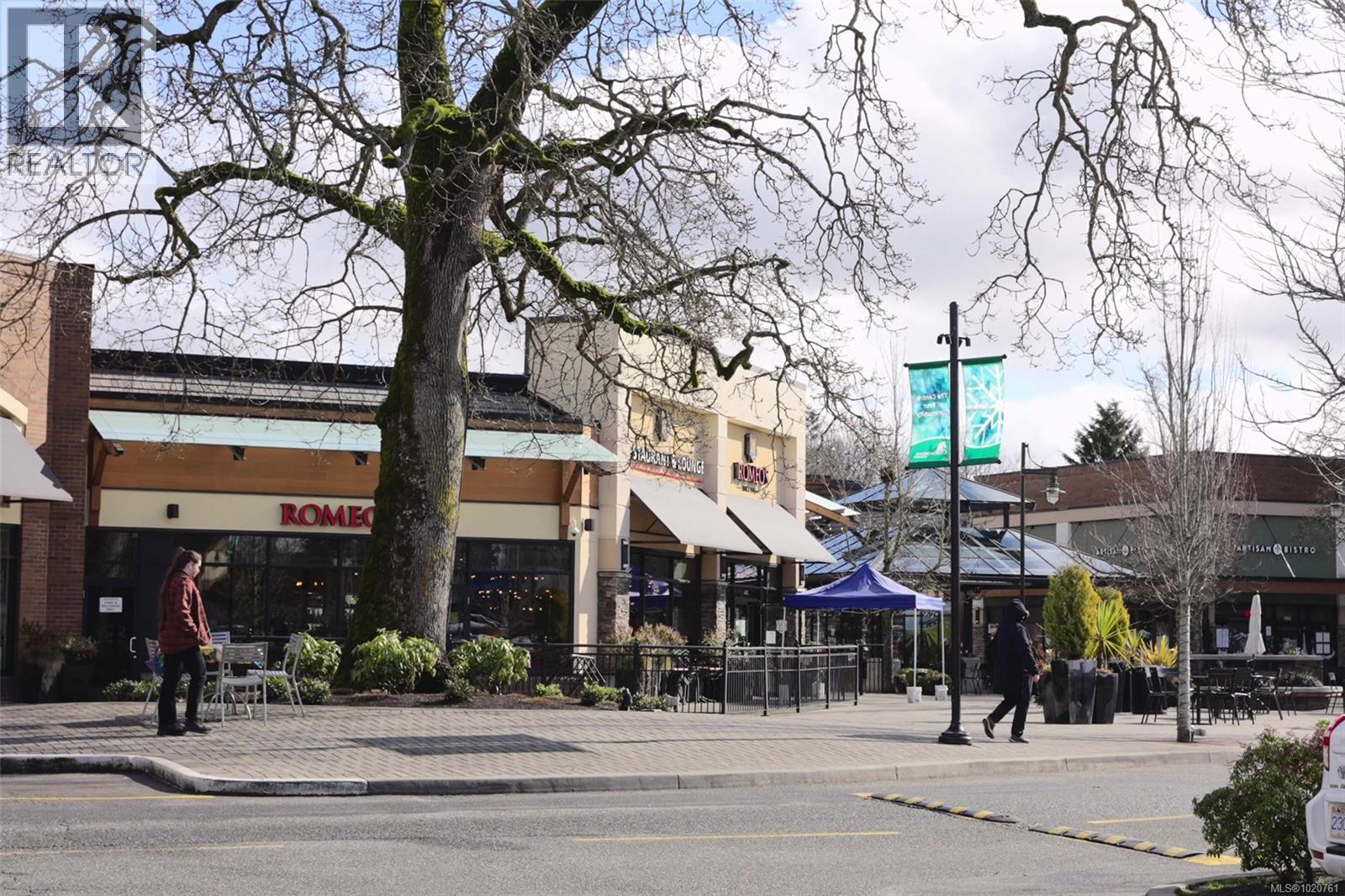  768 Lindsay Street, Saanich