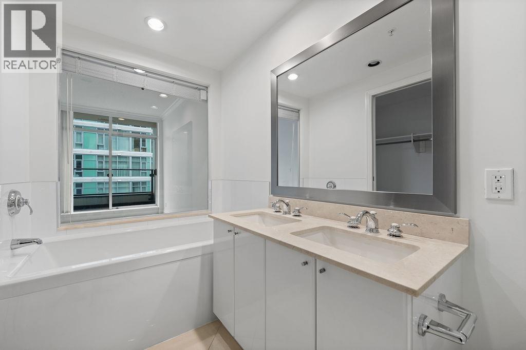 403 162 VICTORY SHIP WAY, North Vancouver